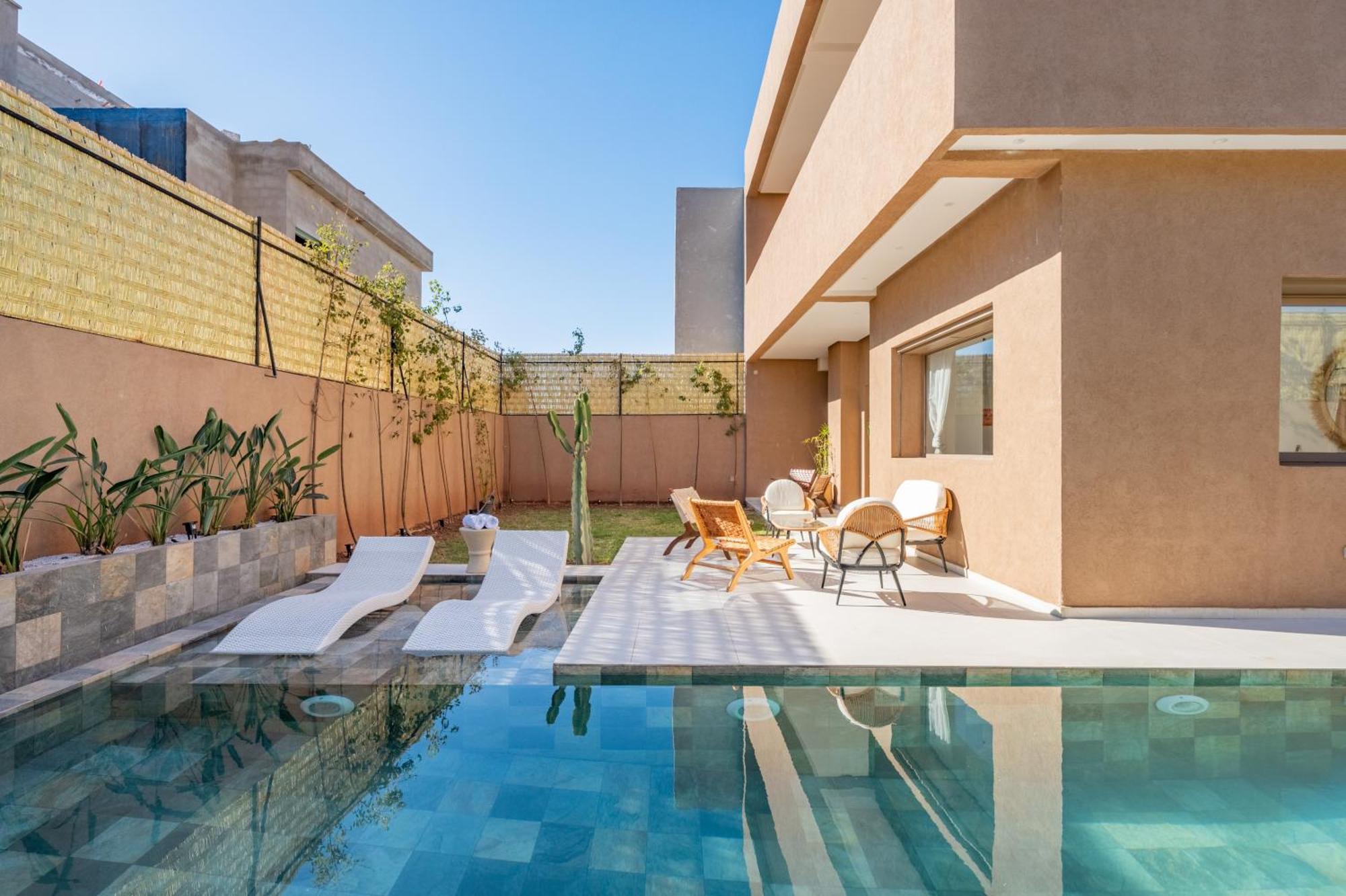 Dar Yas, Luxe A 15min Du Centre Avec Piscine Chauffee, Cuisiniere, Chauffeur, Air Hockey, Ping-pong & Jeux De Societe Villa *