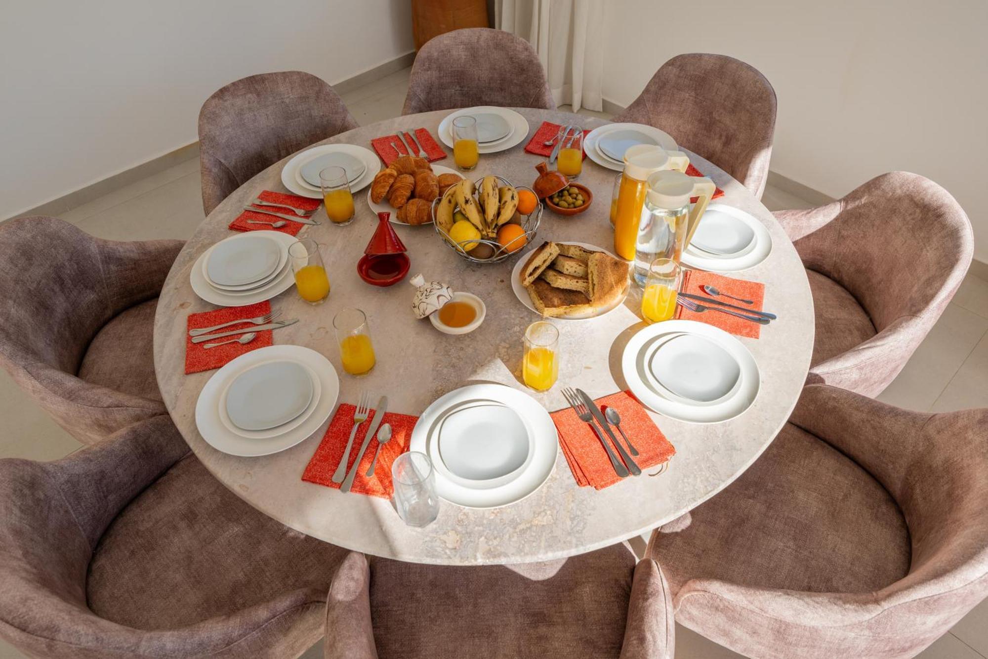 Dar Yas, Luxe A 15min Du Centre Avec Piscine Chauffee, Cuisiniere, Chauffeur, Air Hockey, Ping-pong & Jeux De Societe *