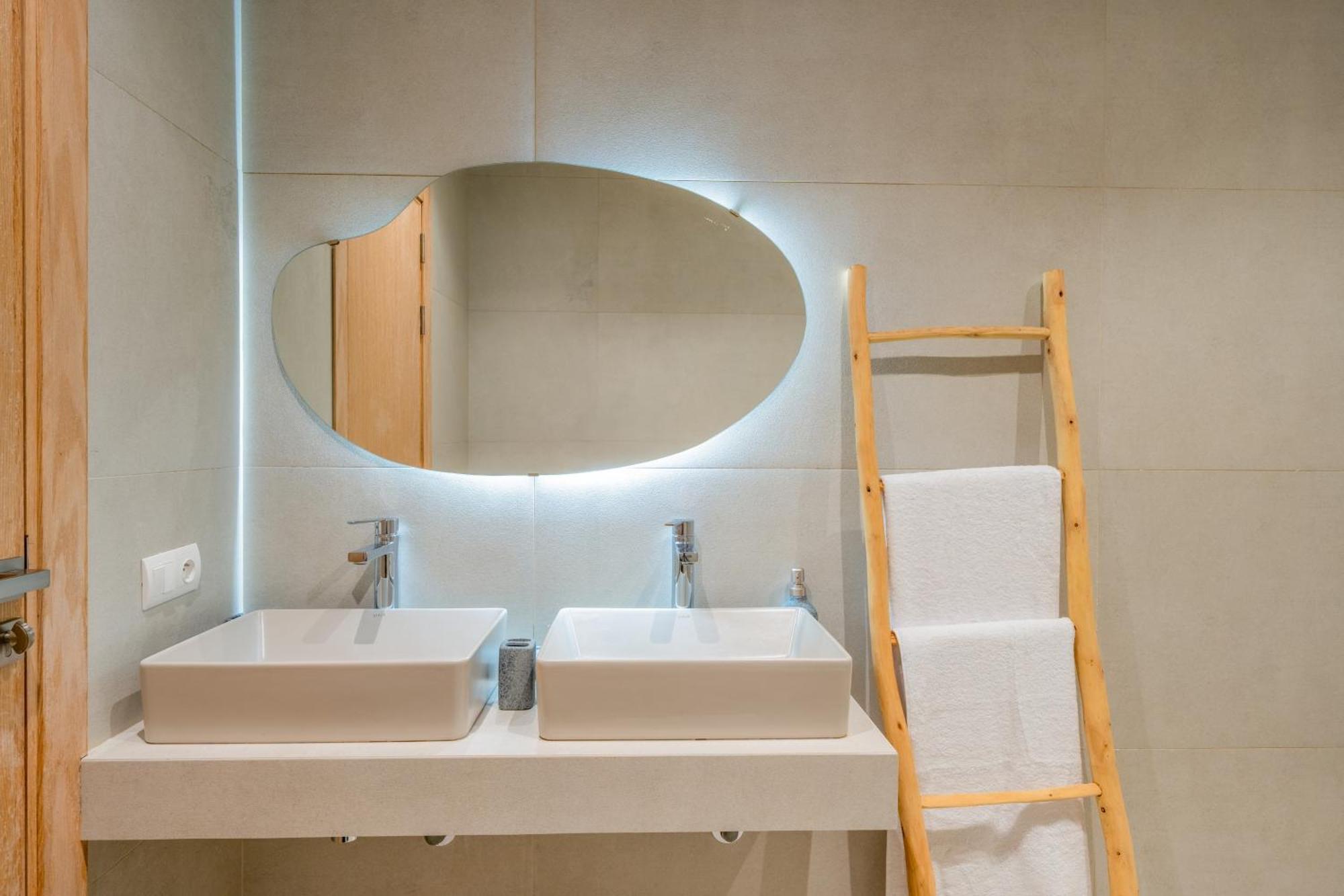 Dar Yas, Luxe A 15min Du Centre Avec Piscine Chauffee, Cuisiniere, Chauffeur, Air Hockey, Ping-pong & Jeux De Societe Villa *