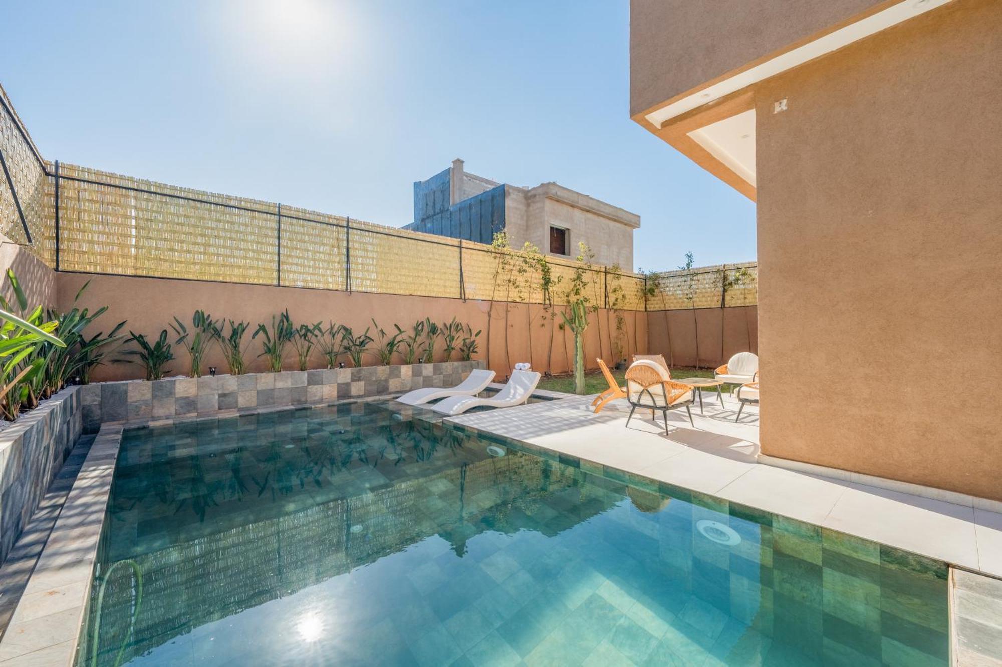 Villa Dar Yas, Luxe A 15min Du Centre Avec Piscine Chauffee, Cuisiniere, Chauffeur, Air Hockey, Ping-pong & Jeux De Societe Marrakesh