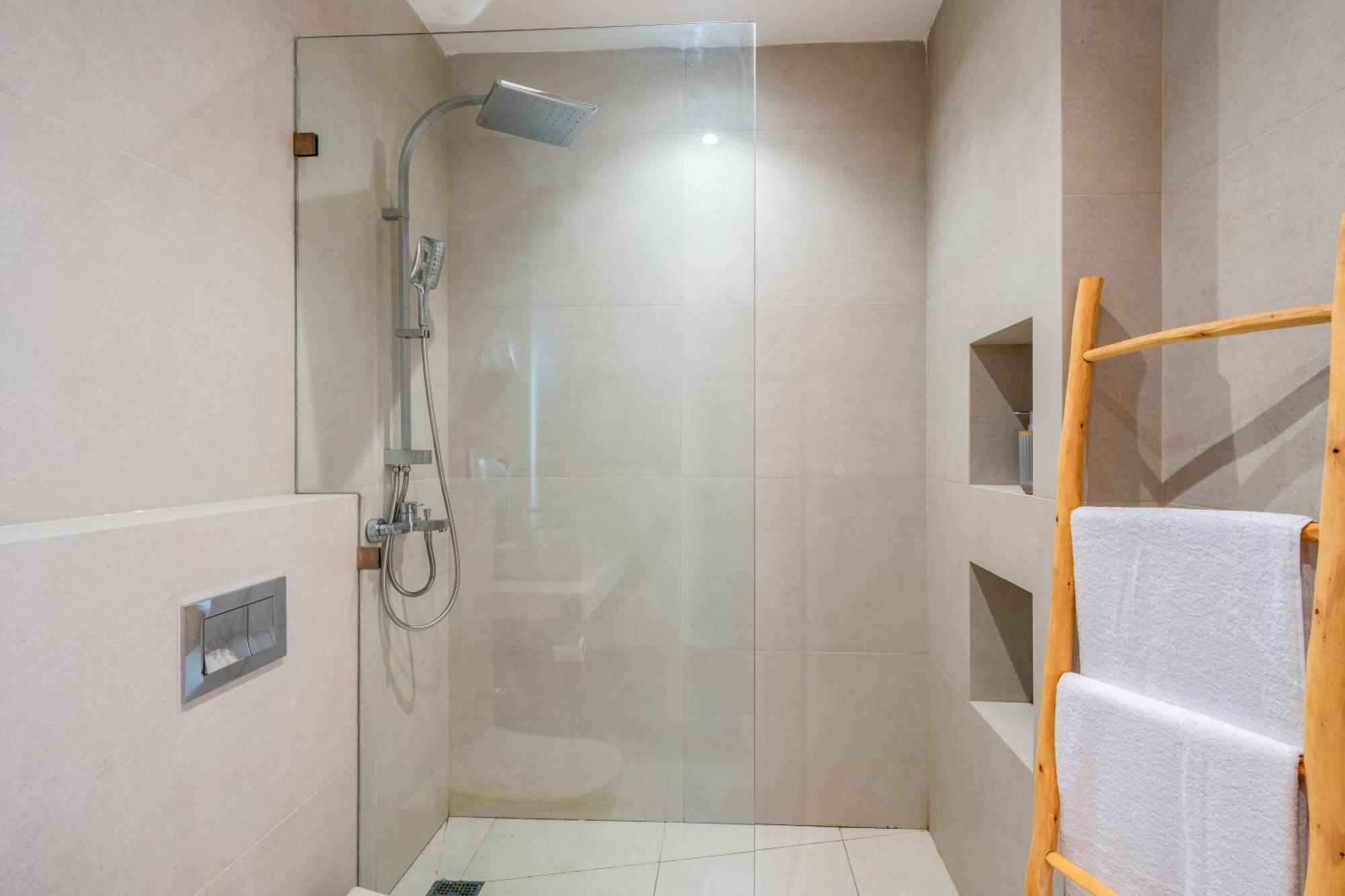 Villa Dar Yas, Luxe A 15min Du Centre Avec Piscine Chauffee, Cuisiniere, Chauffeur, Air Hockey, Ping-pong & Jeux De Societe