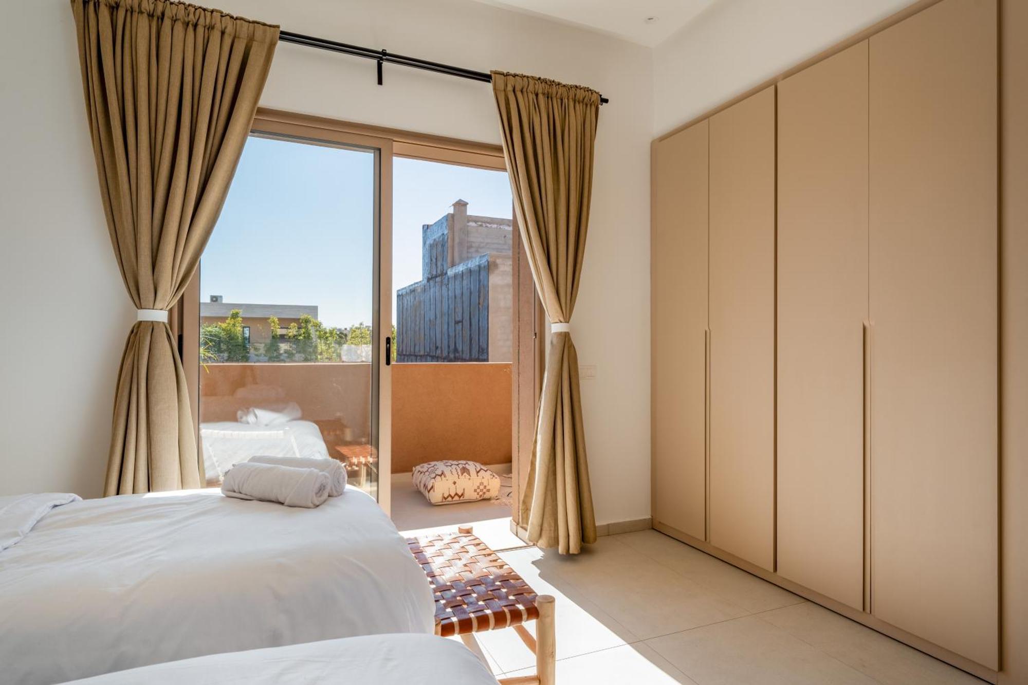 Dar Yas, Luxe A 15min Du Centre Avec Piscine Chauffee, Cuisiniere, Chauffeur, Air Hockey, Ping-pong & Jeux De Societe Villa