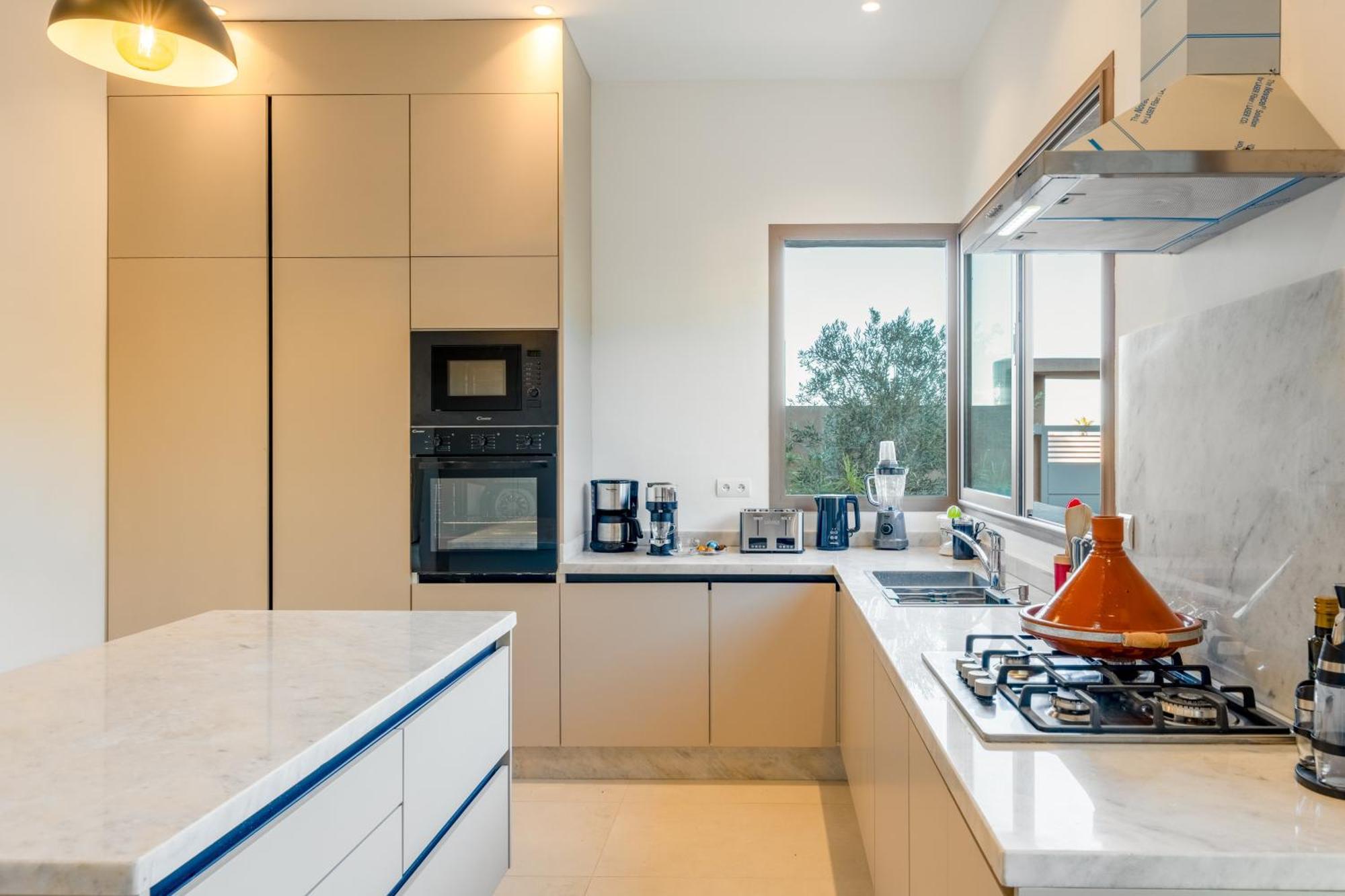 Dar Yas, Luxe A 15min Du Centre Avec Piscine Chauffee, Cuisiniere, Chauffeur, Air Hockey, Ping-pong & Jeux De Societe Marrakesh