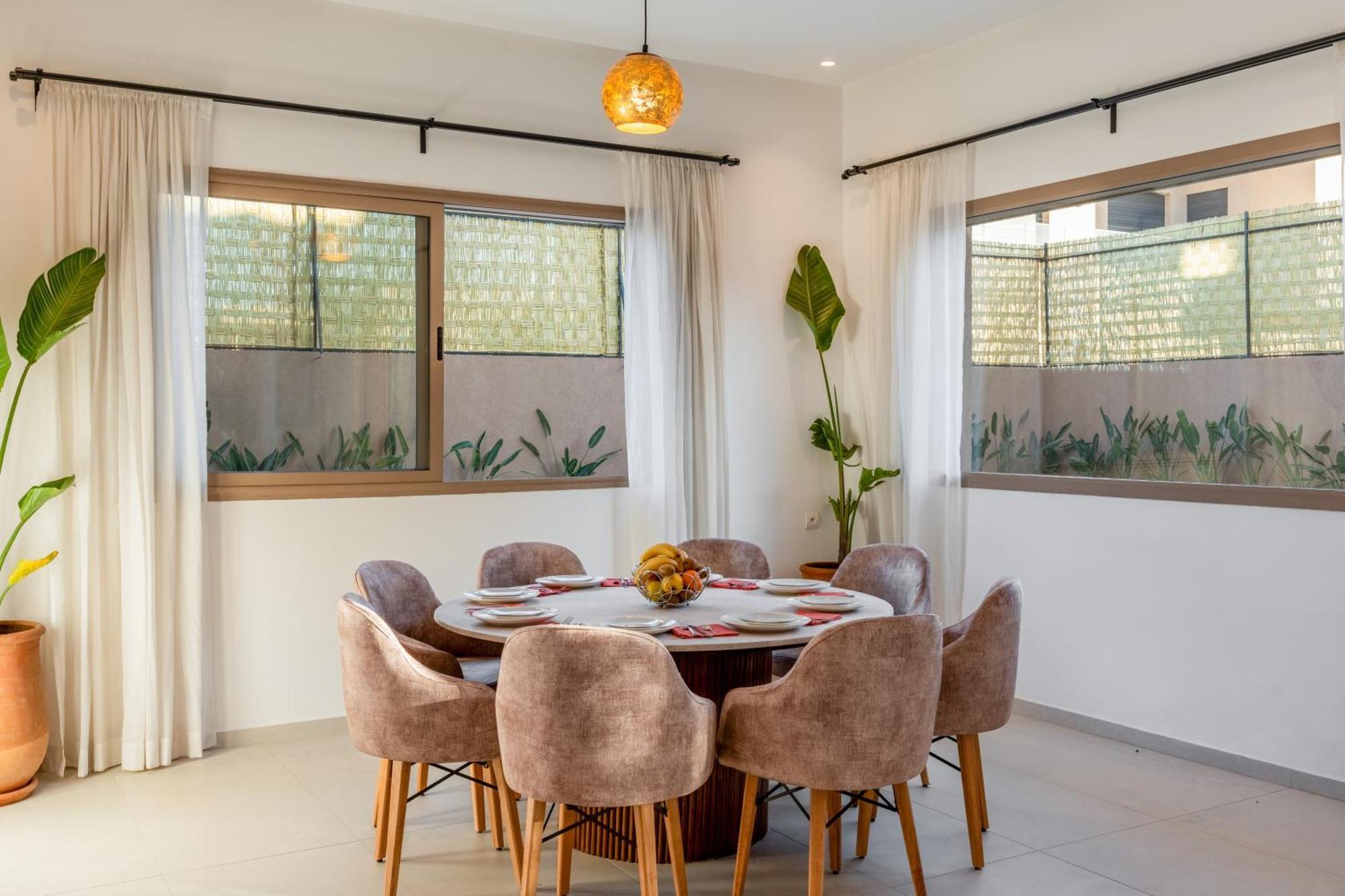 Dar Yas, Luxe A 15min Du Centre Avec Piscine Chauffee, Cuisiniere, Chauffeur, Air Hockey, Ping-pong & Jeux De Societe