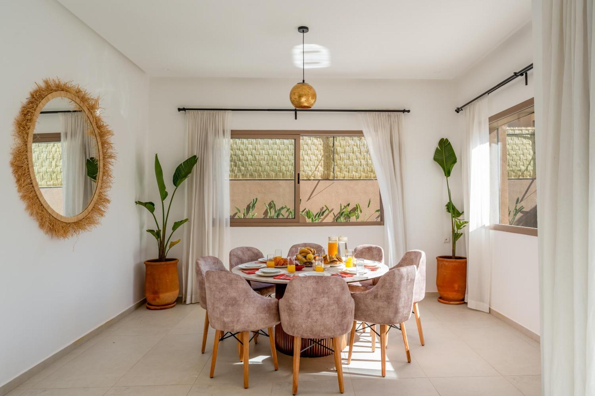 Dar Yas, Luxe A 15min Du Centre Avec Piscine Chauffee, Cuisiniere, Chauffeur, Air Hockey, Ping-pong & Jeux De Societe