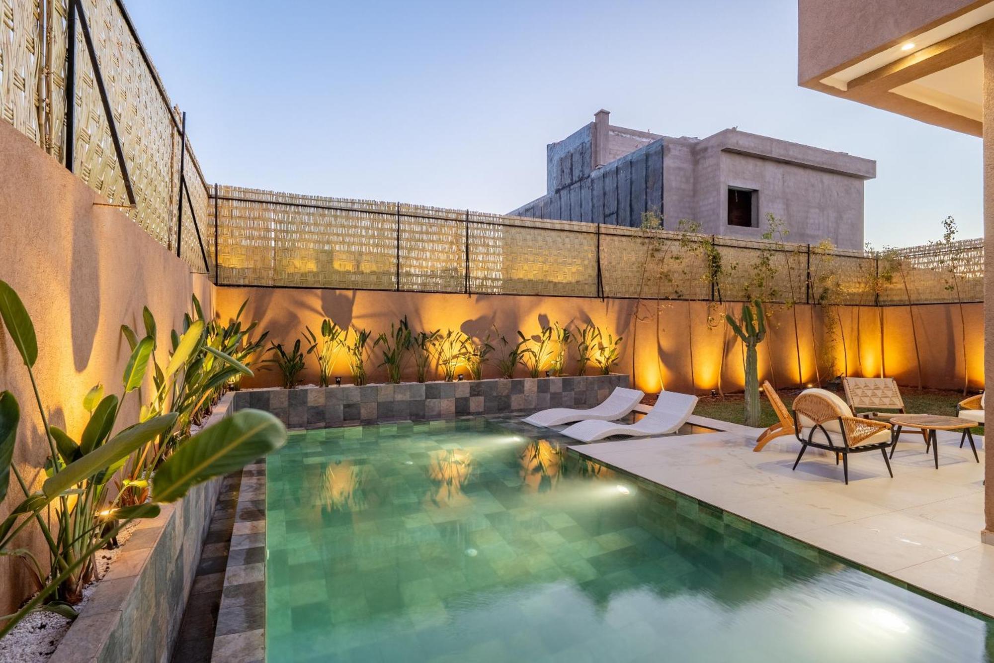Dar Yas, Luxe A 15min Du Centre Avec Piscine Chauffee, Cuisiniere, Chauffeur, Air Hockey, Ping-pong & Jeux De Societe Villa *