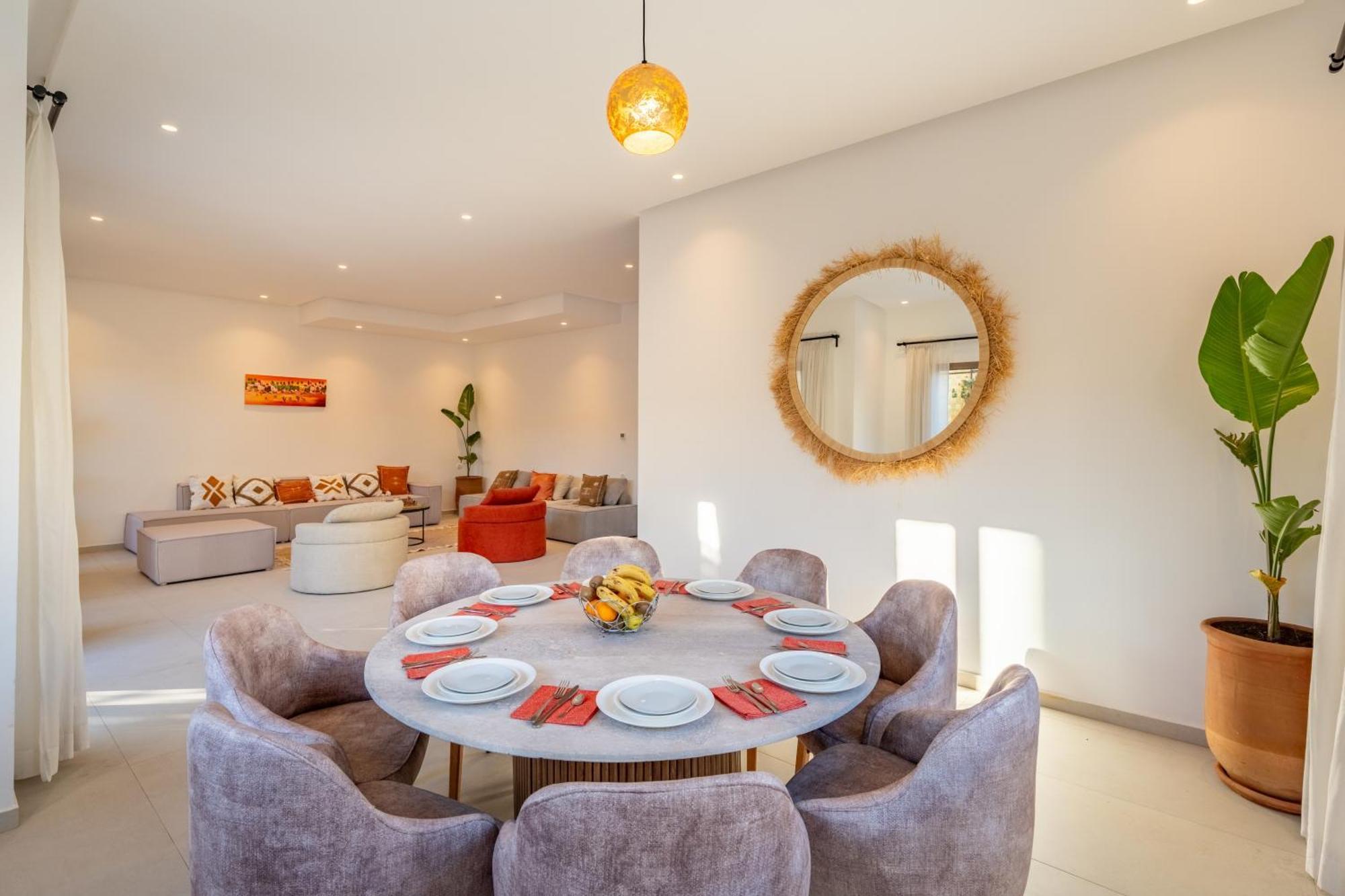 Dar Yas, Luxe A 15min Du Centre Avec Piscine Chauffee, Cuisiniere, Chauffeur, Air Hockey, Ping-pong & Jeux De Societe Villa *