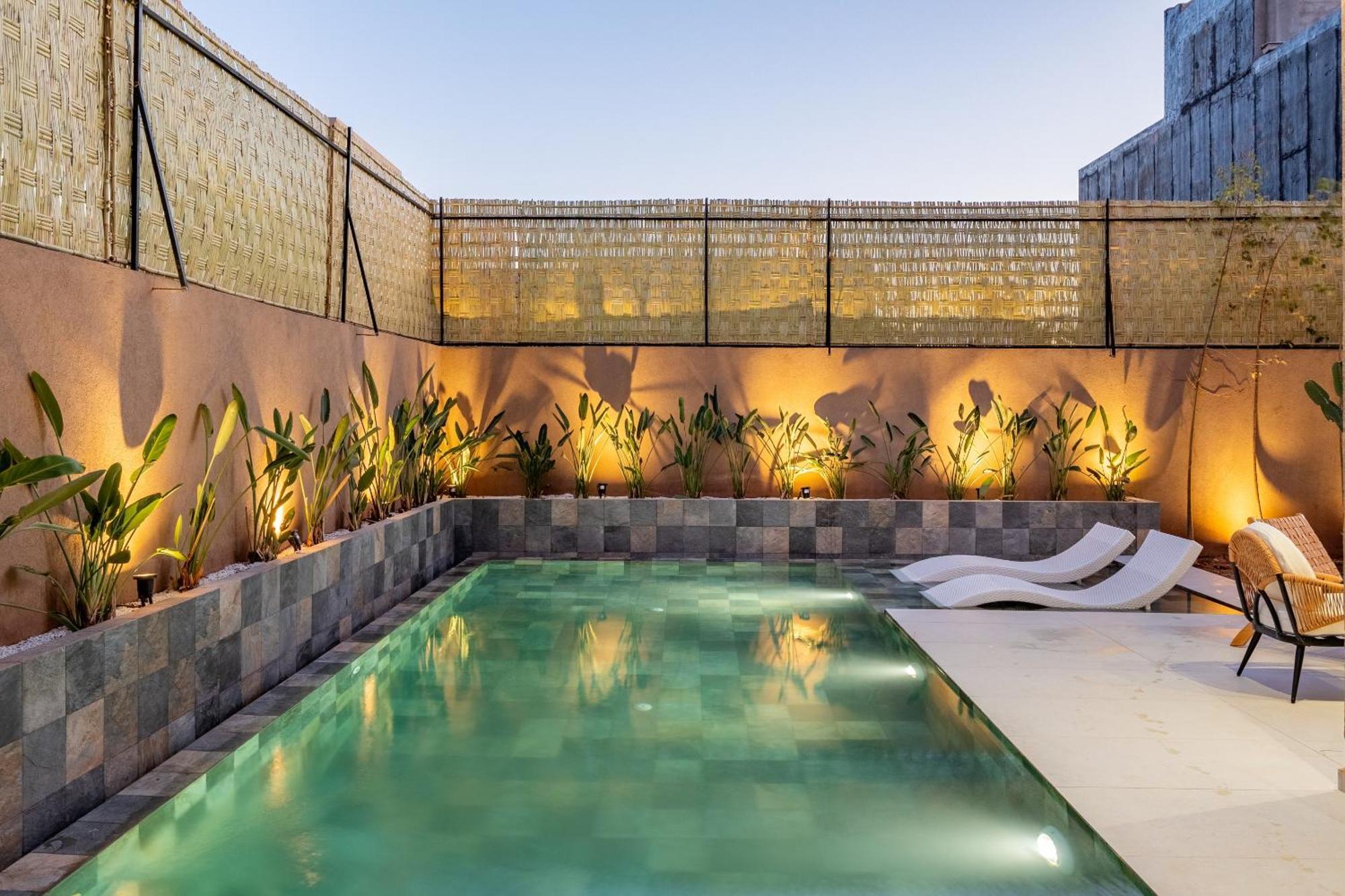 Dar Yas, Luxe A 15min Du Centre Avec Piscine Chauffee, Cuisiniere, Chauffeur, Air Hockey, Ping-pong & Jeux De Societe