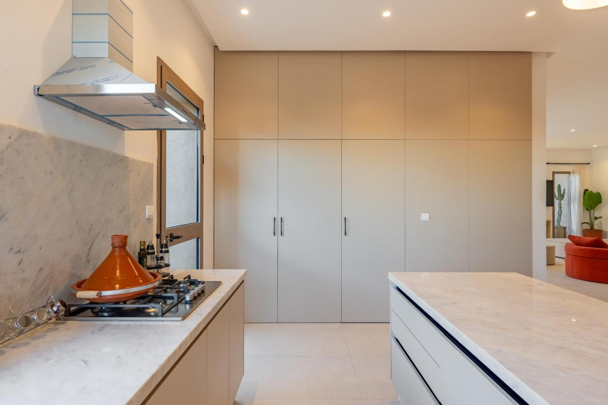 Villa Dar Yas, Luxe A 15min Du Centre Avec Piscine Chauffee, Cuisiniere, Chauffeur, Air Hockey, Ping-pong & Jeux De Societe