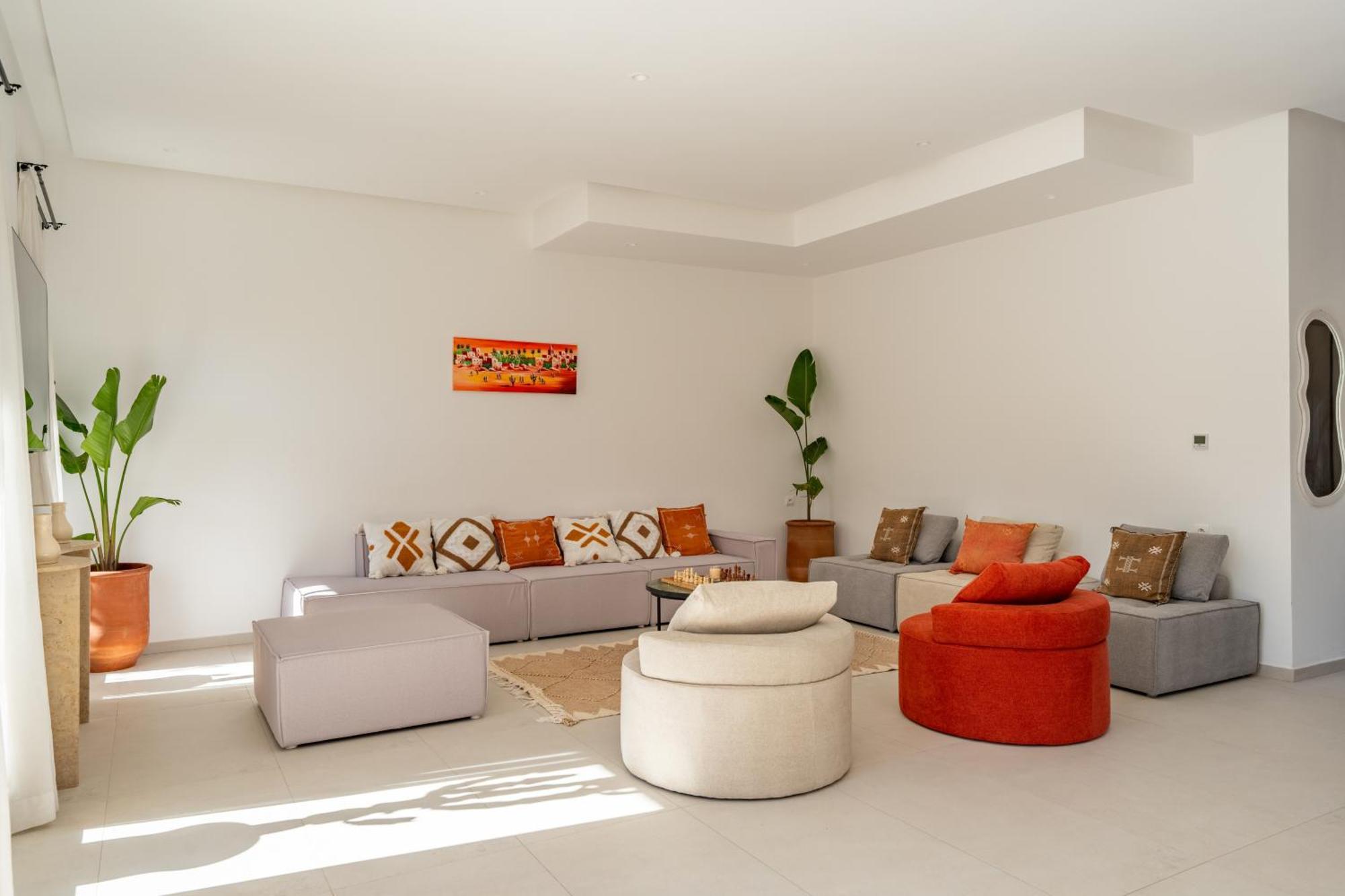 Dar Yas, Luxe A 15min Du Centre Avec Piscine Chauffee, Cuisiniere, Chauffeur, Air Hockey, Ping-pong & Jeux De Societe *