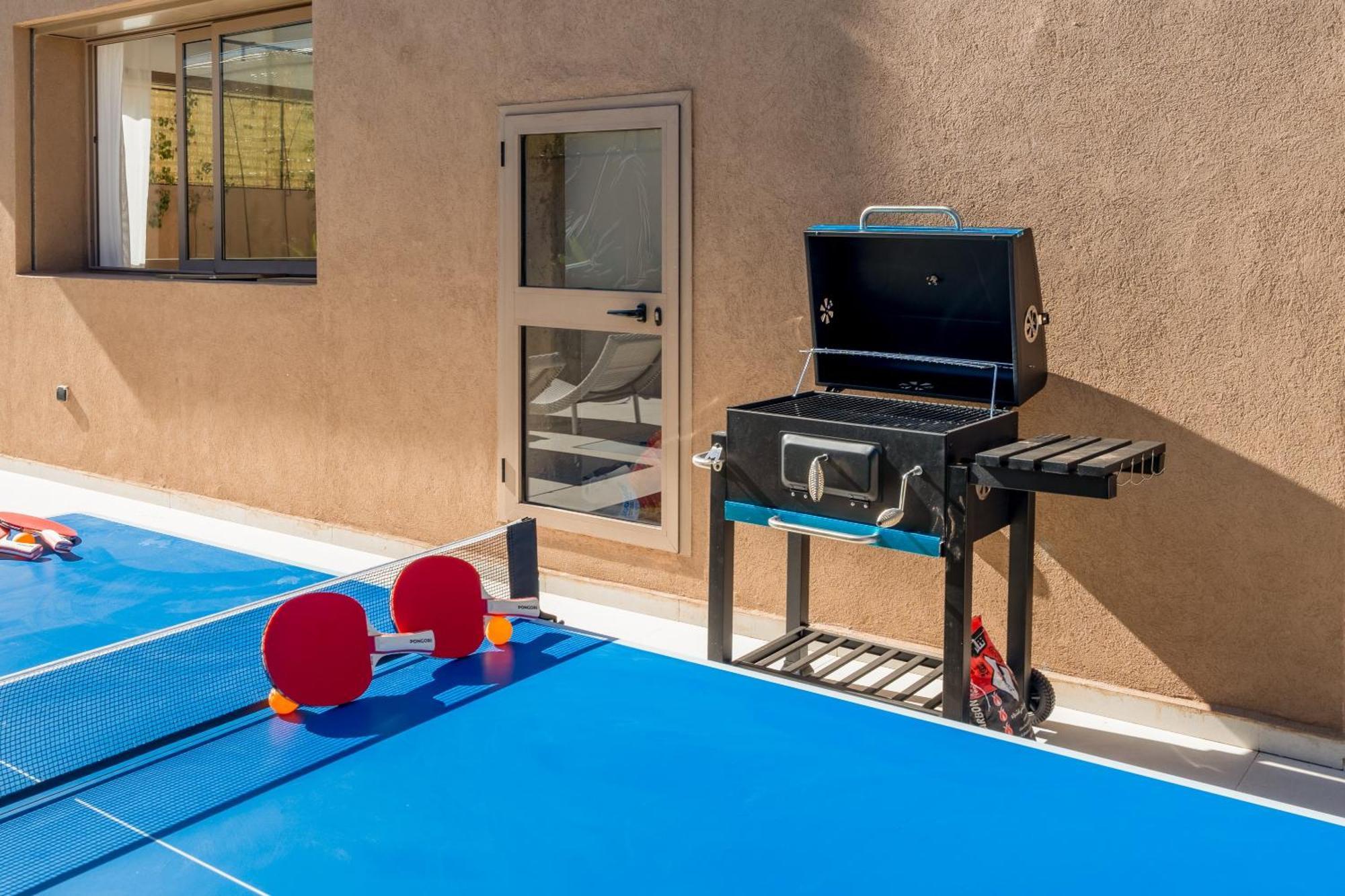 Dar Yas, Luxe A 15min Du Centre Avec Piscine Chauffee, Cuisiniere, Chauffeur, Air Hockey, Ping-pong & Jeux De Societe Marrakesh