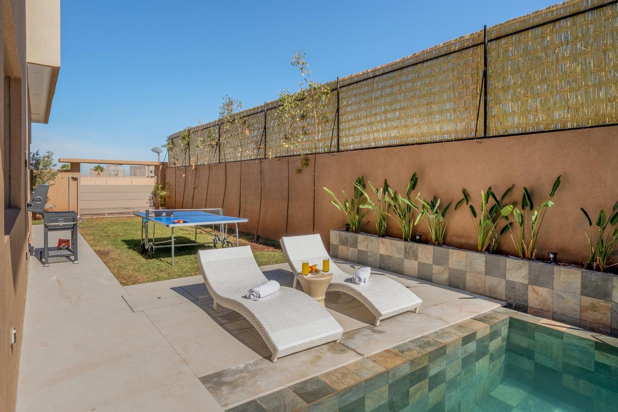 Dar Yas, Luxe A 15min Du Centre Avec Piscine Chauffee, Cuisiniere, Chauffeur, Air Hockey, Ping-pong & Jeux De Societe * Marrakesh