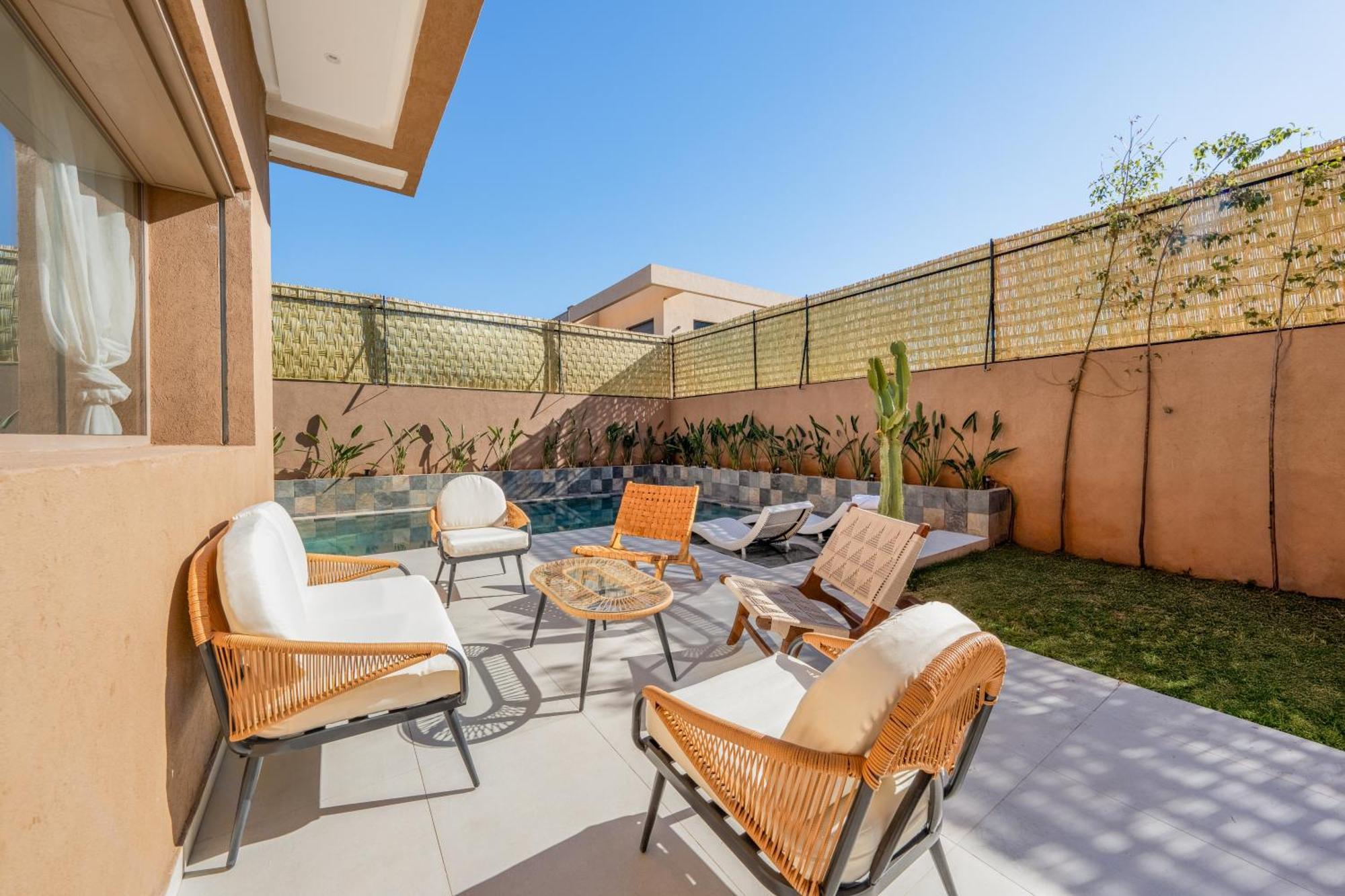 Dar Yas, Luxe A 15min Du Centre Avec Piscine Chauffee, Cuisiniere, Chauffeur, Air Hockey, Ping-pong & Jeux De Societe *