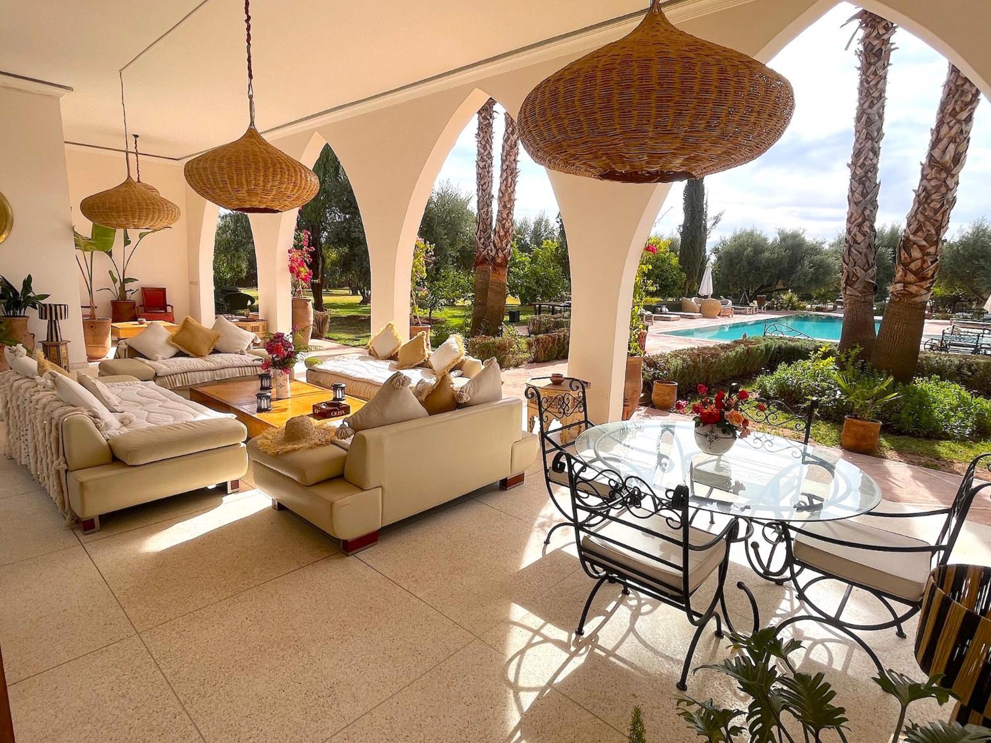 Palais Debora Villa *