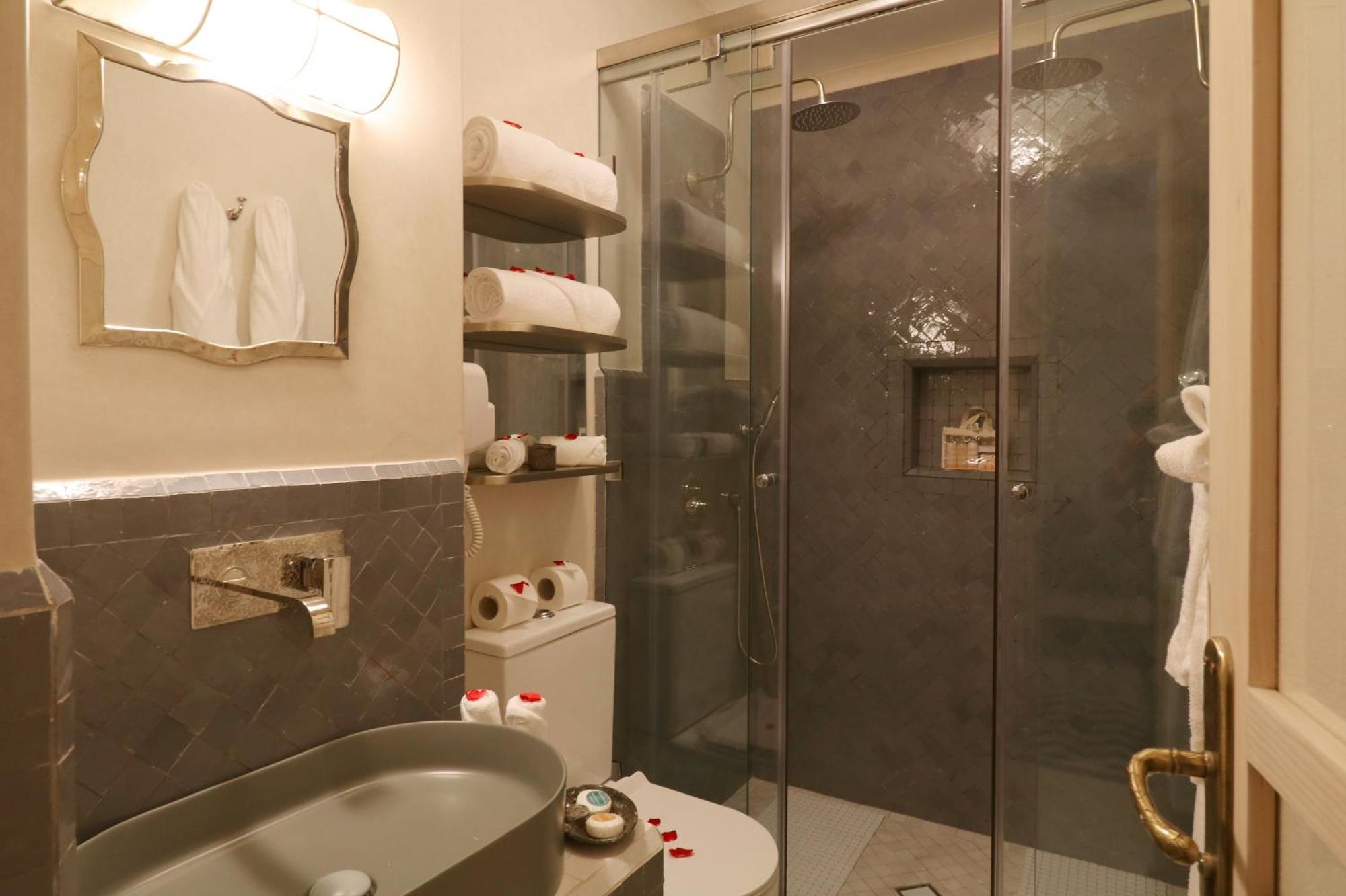 Wazani Square & Bed & Breakfast 3*