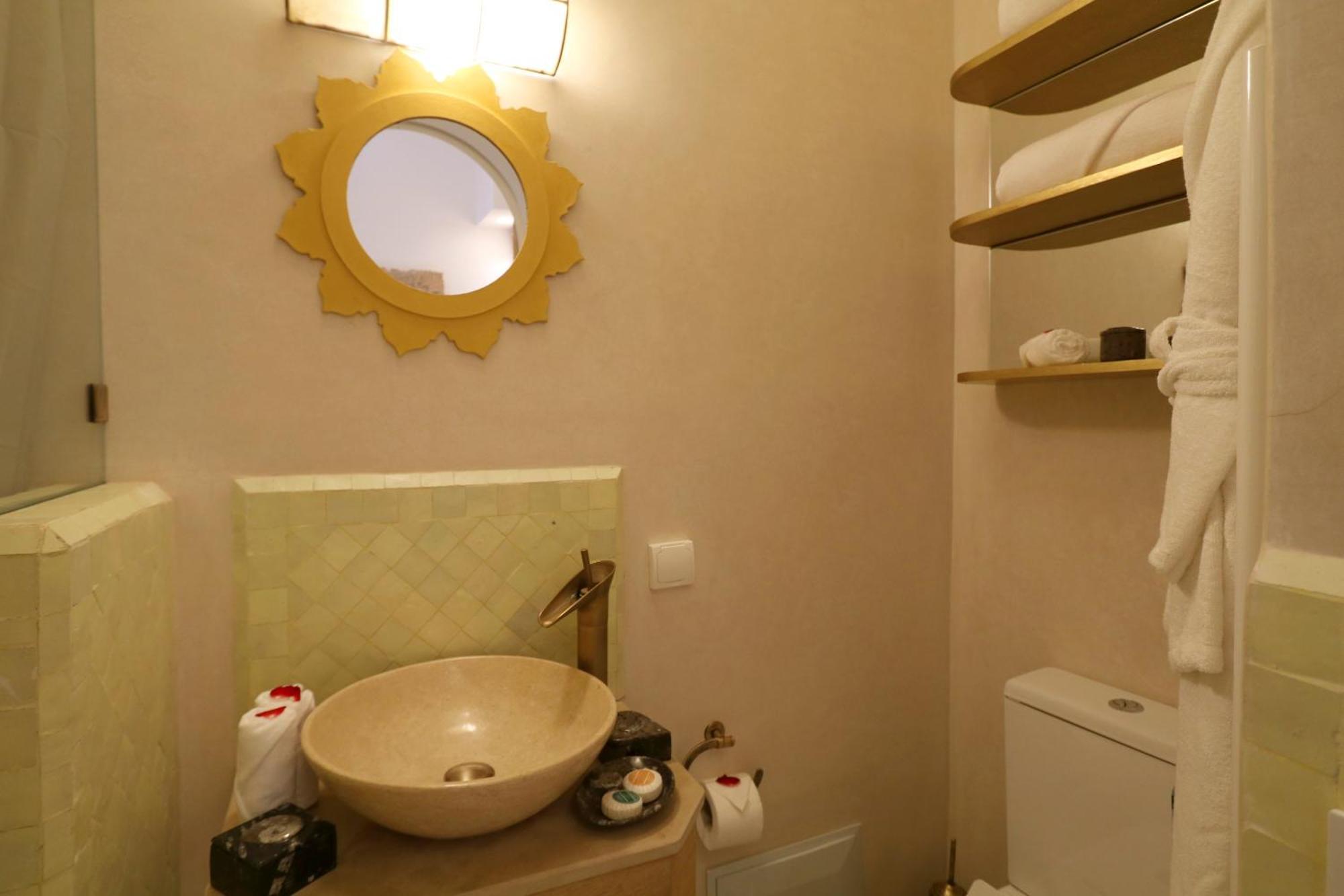 Wazani Square & Bed & Breakfast