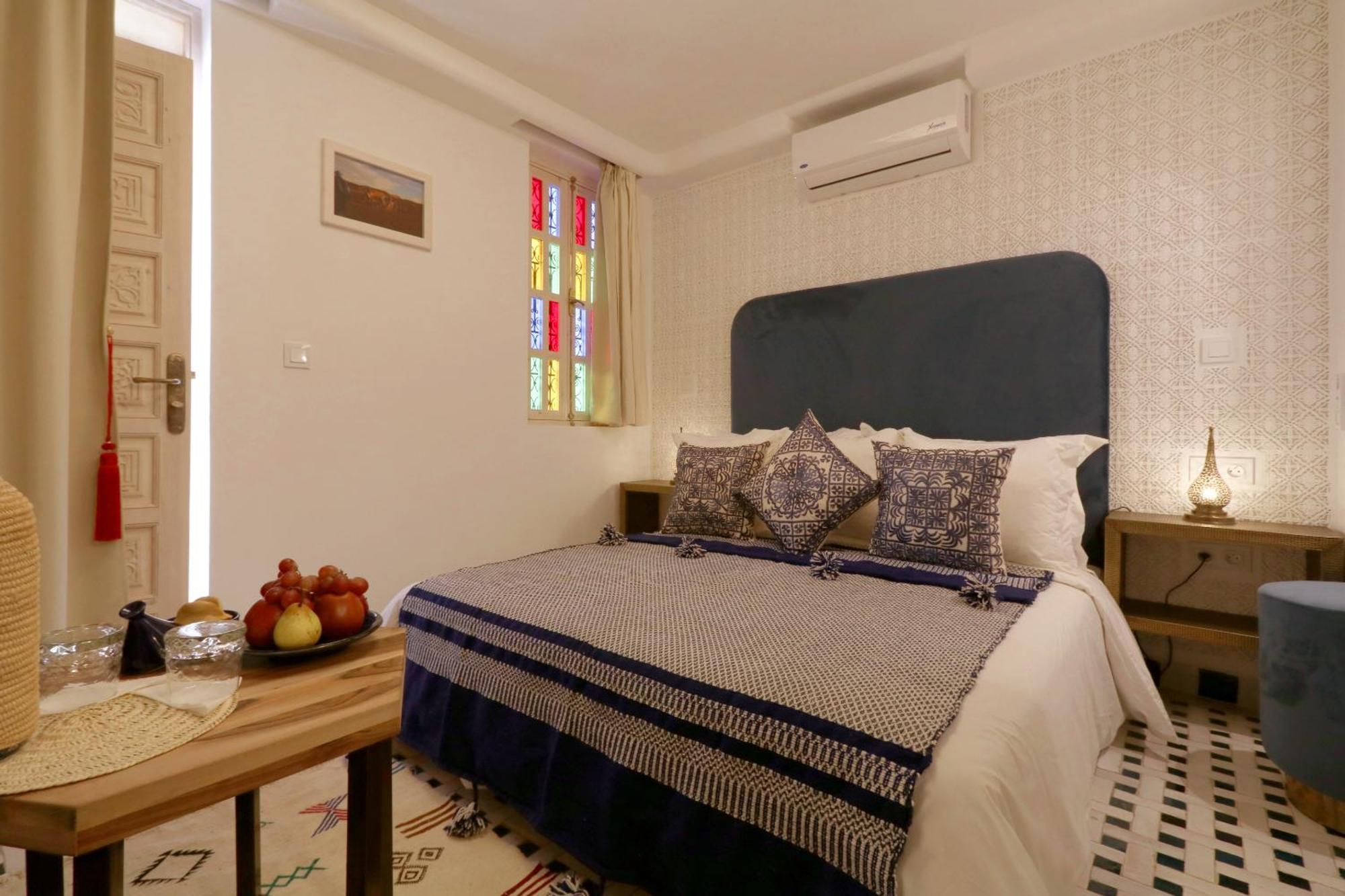 Wazani Square & Bed & Breakfast