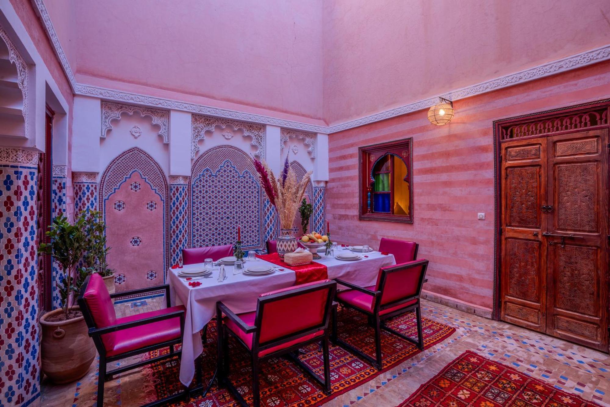 Le Graff Pink Bed & Breakfast