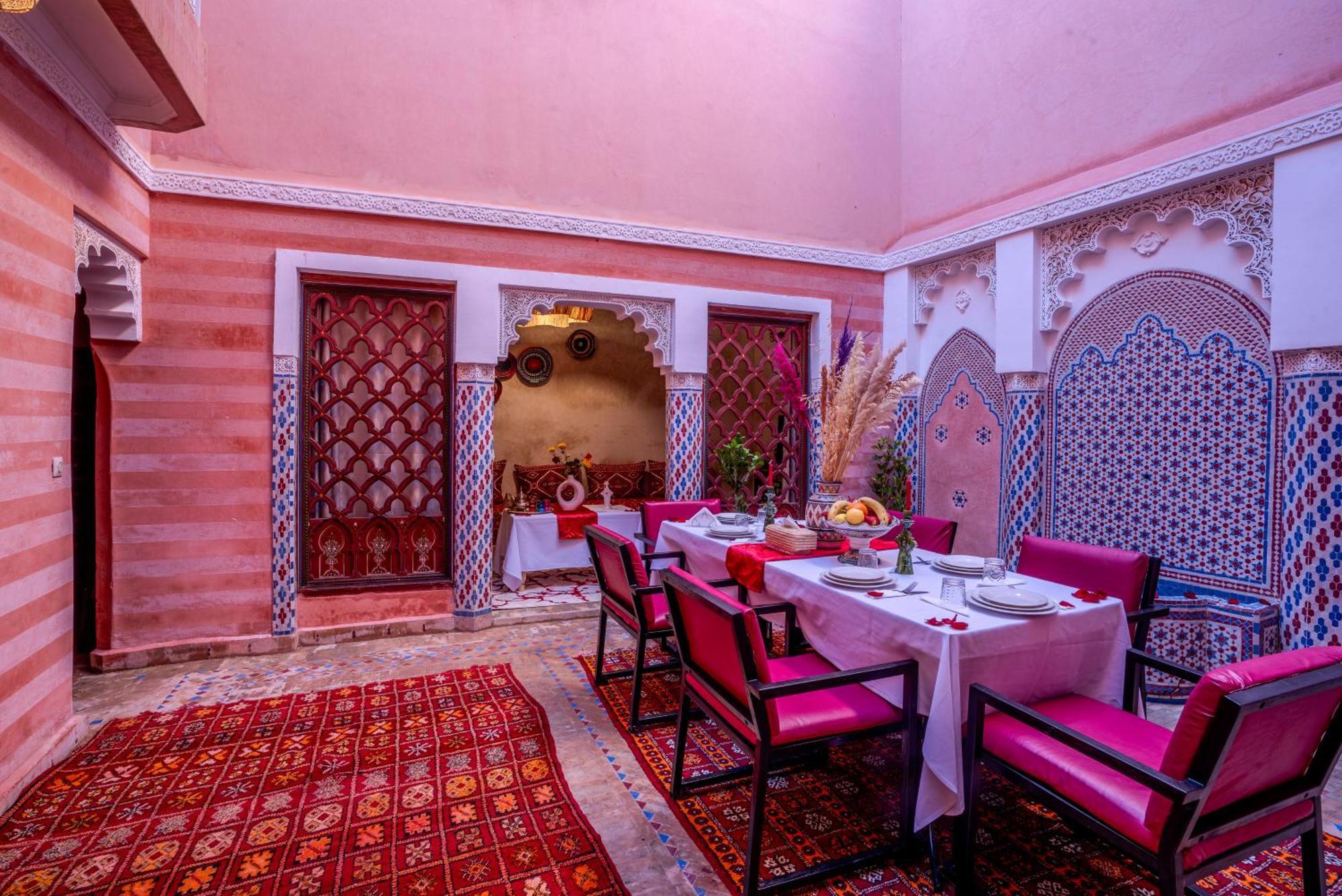 Le Graff Pink Bed & Breakfast