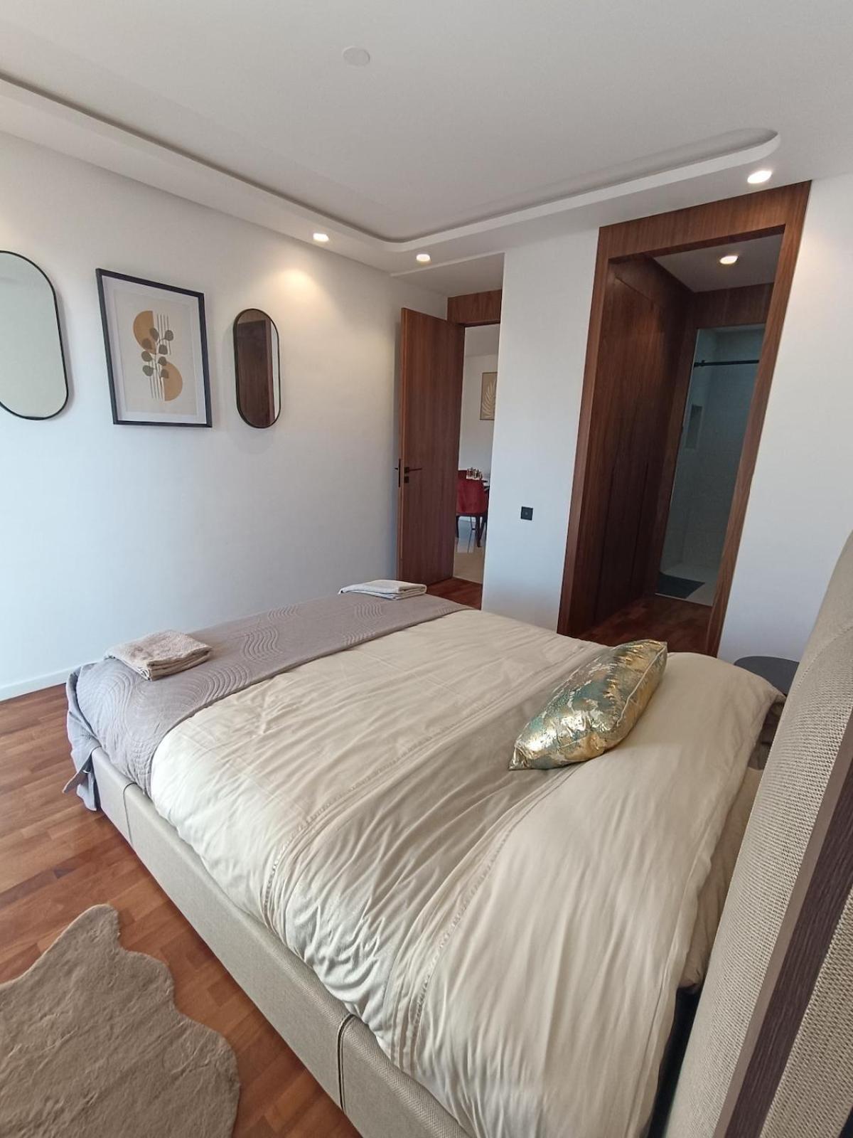 Apartment Les 3 Collines - 96m Carre Moderne Avec Vue Sur Gueliz *