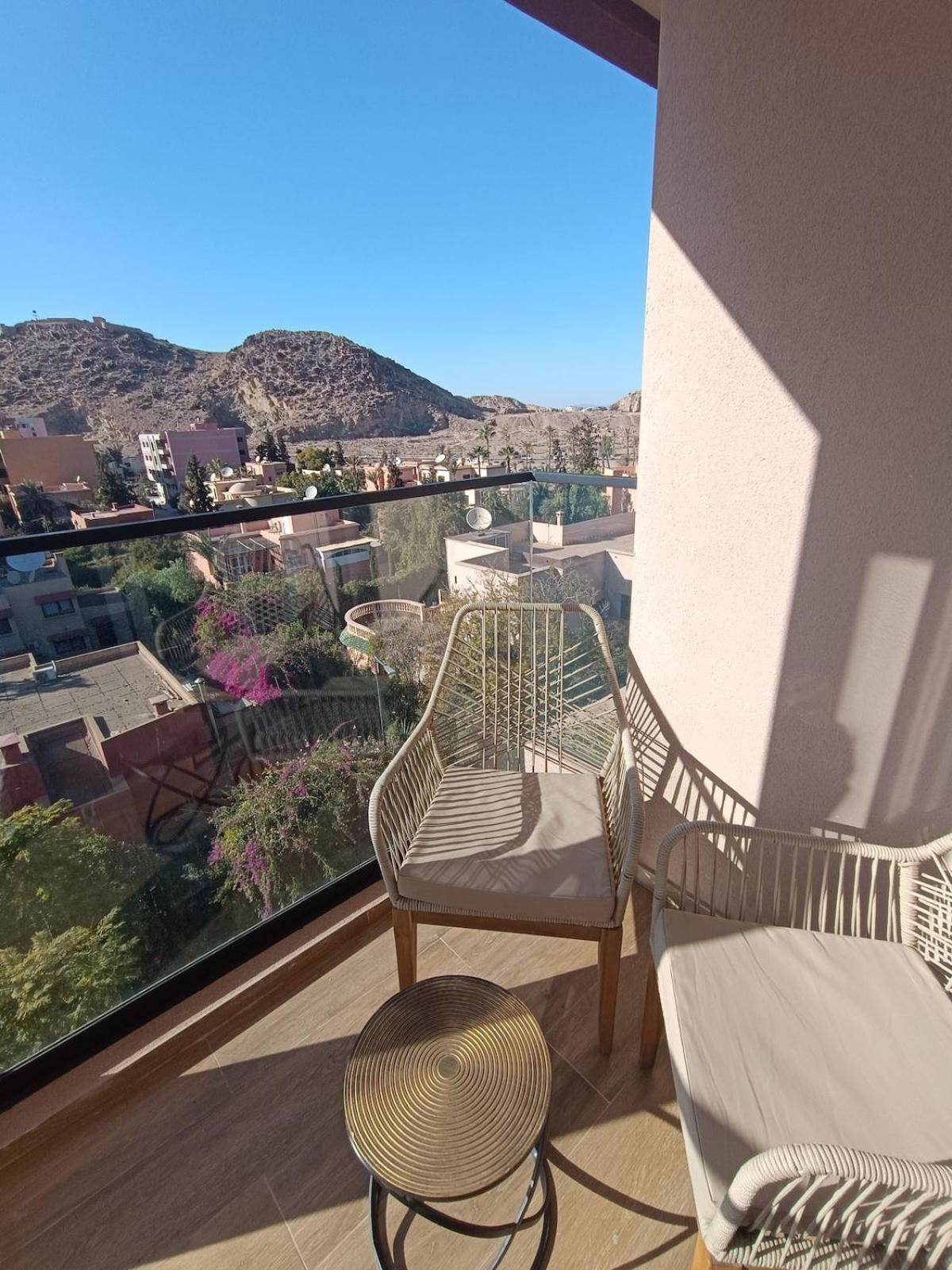 Apartment Les 3 Collines - 96m Carre Moderne Avec Vue Sur Gueliz *