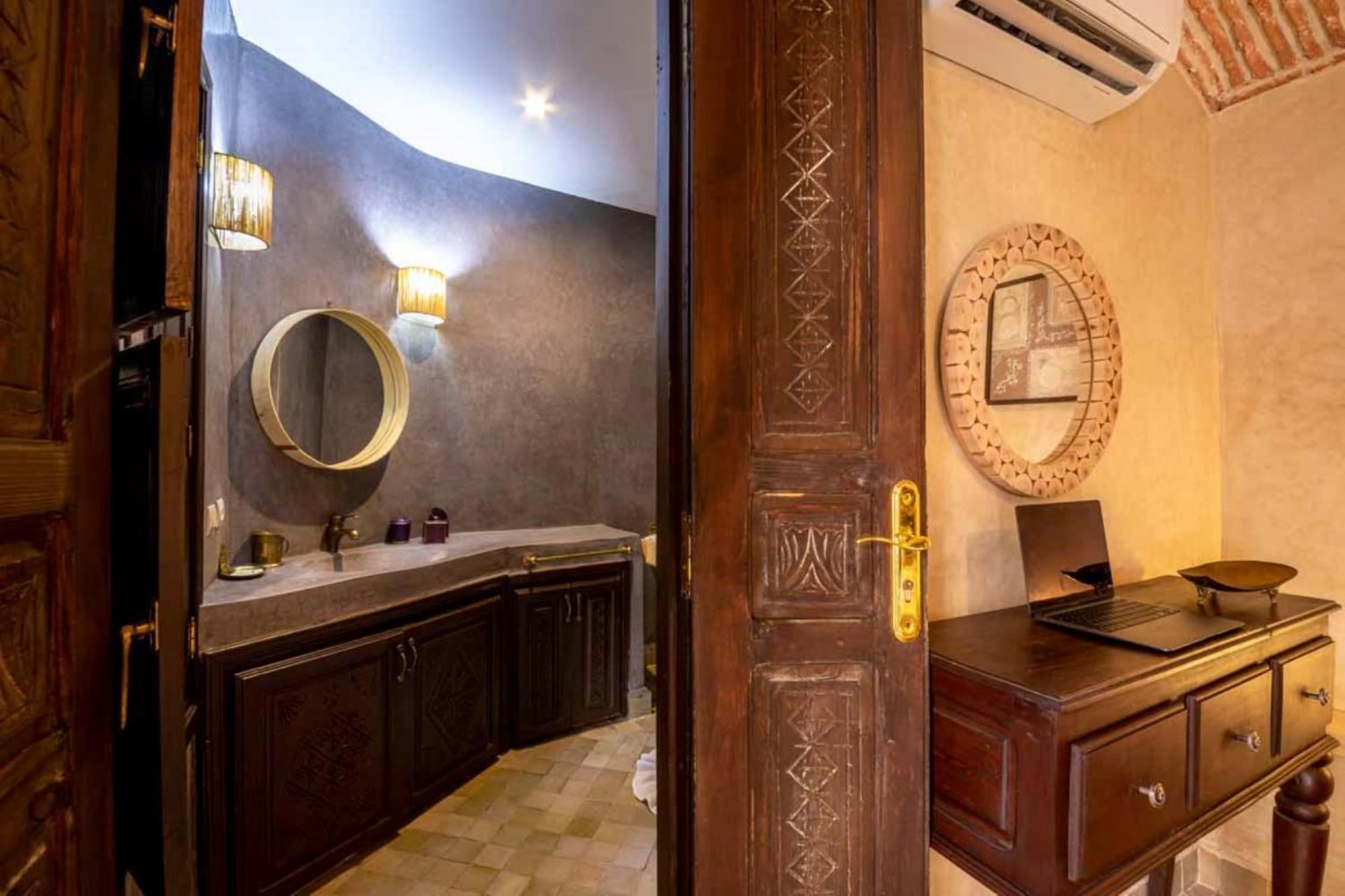 7 Saints Riad