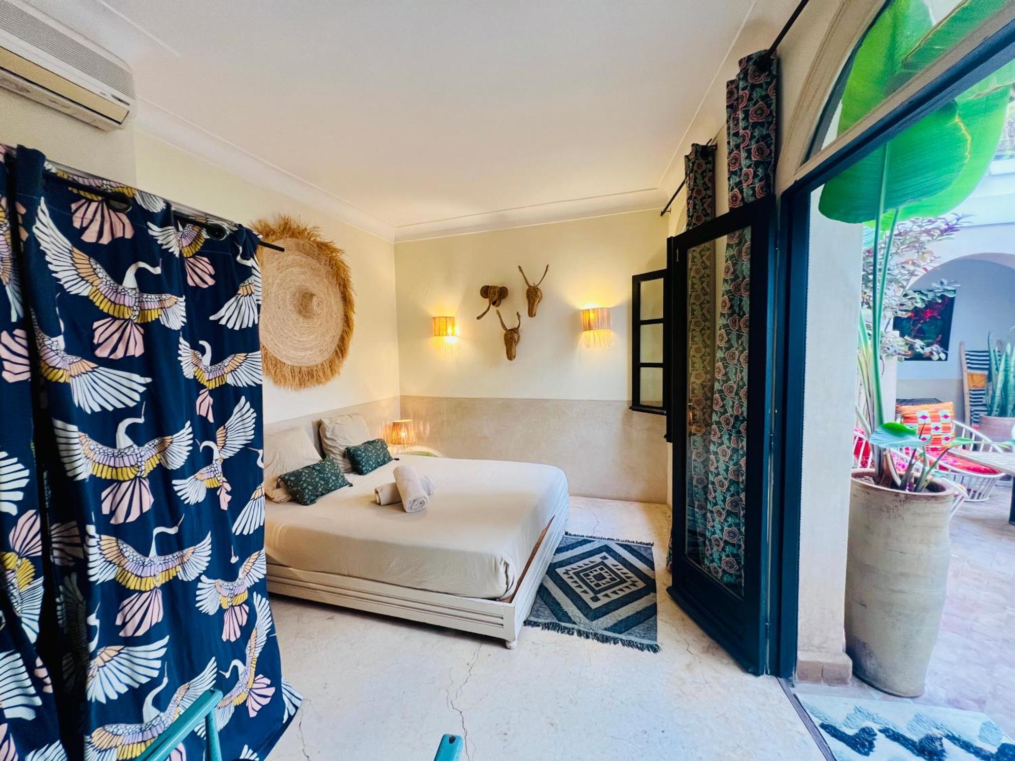Prive, 5 Et Piscine Holiday home *