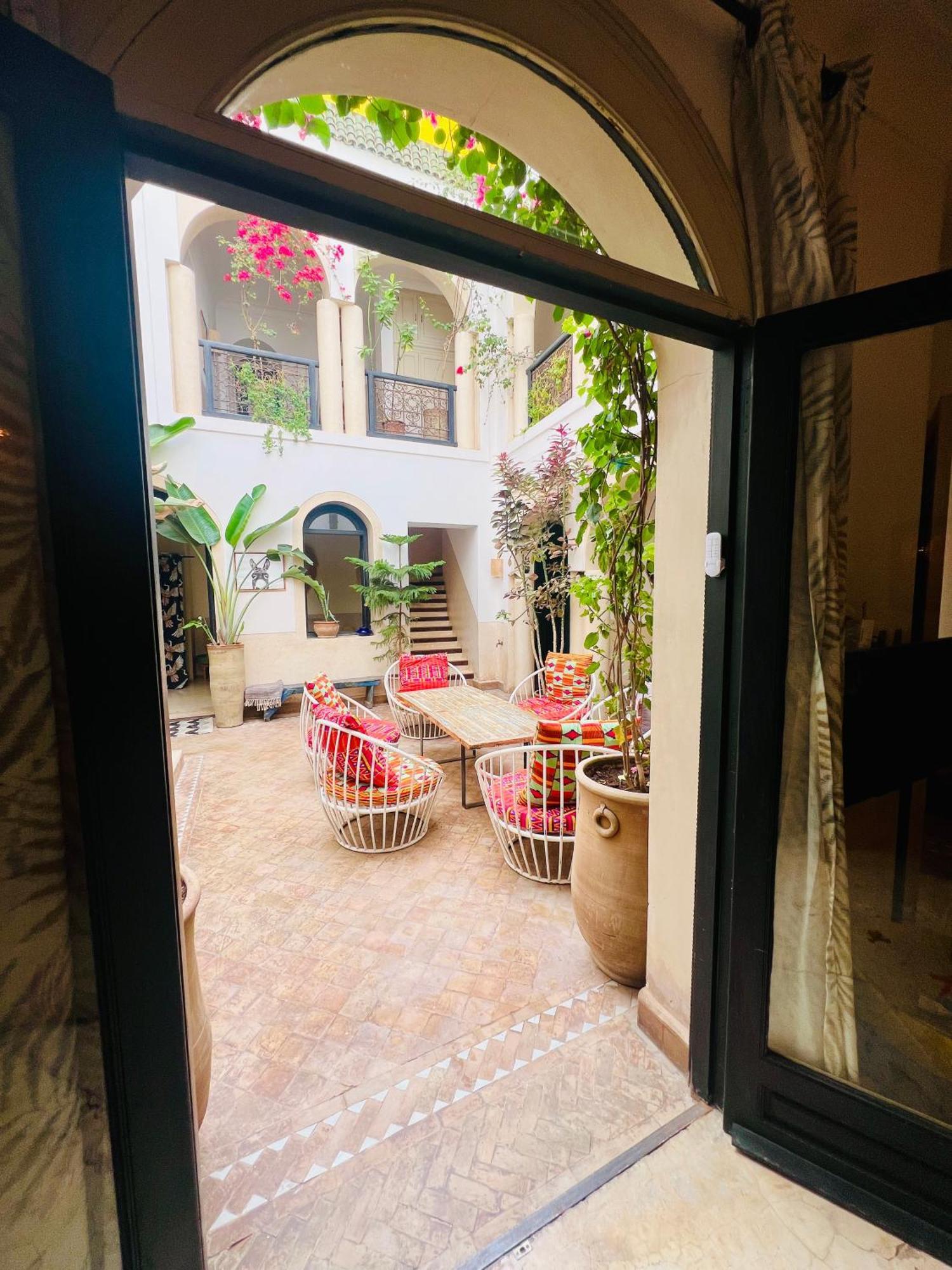 Prive, 5 Et Piscine Holiday home