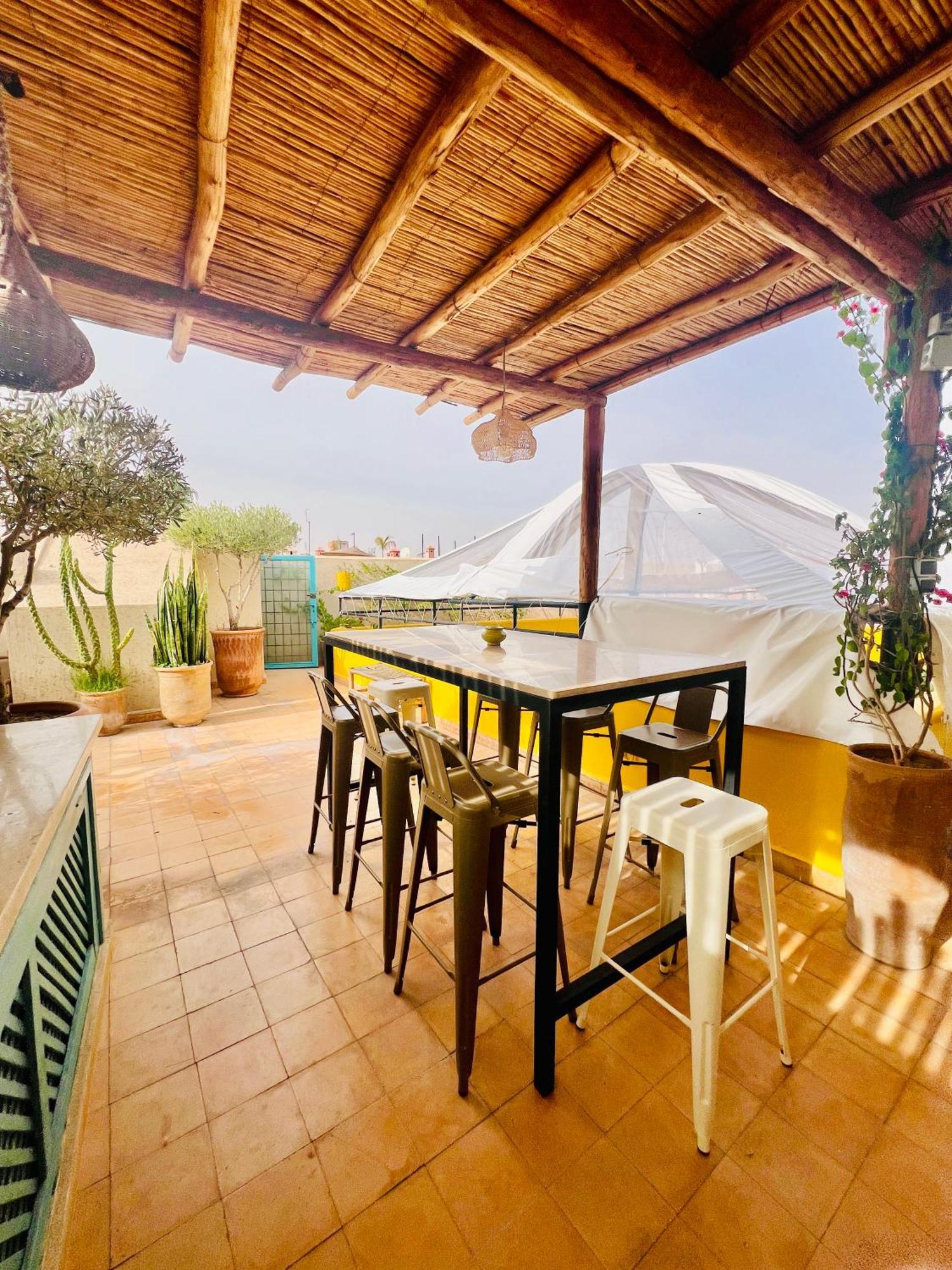 Prive, 5 Et Piscine Holiday home
