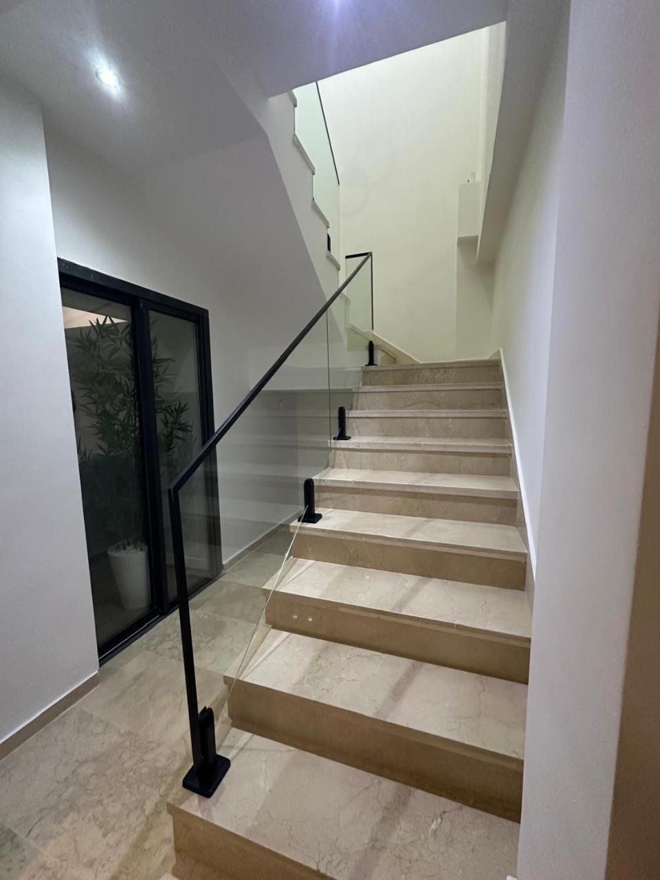 Duplex Jacuzzi Apartment *
