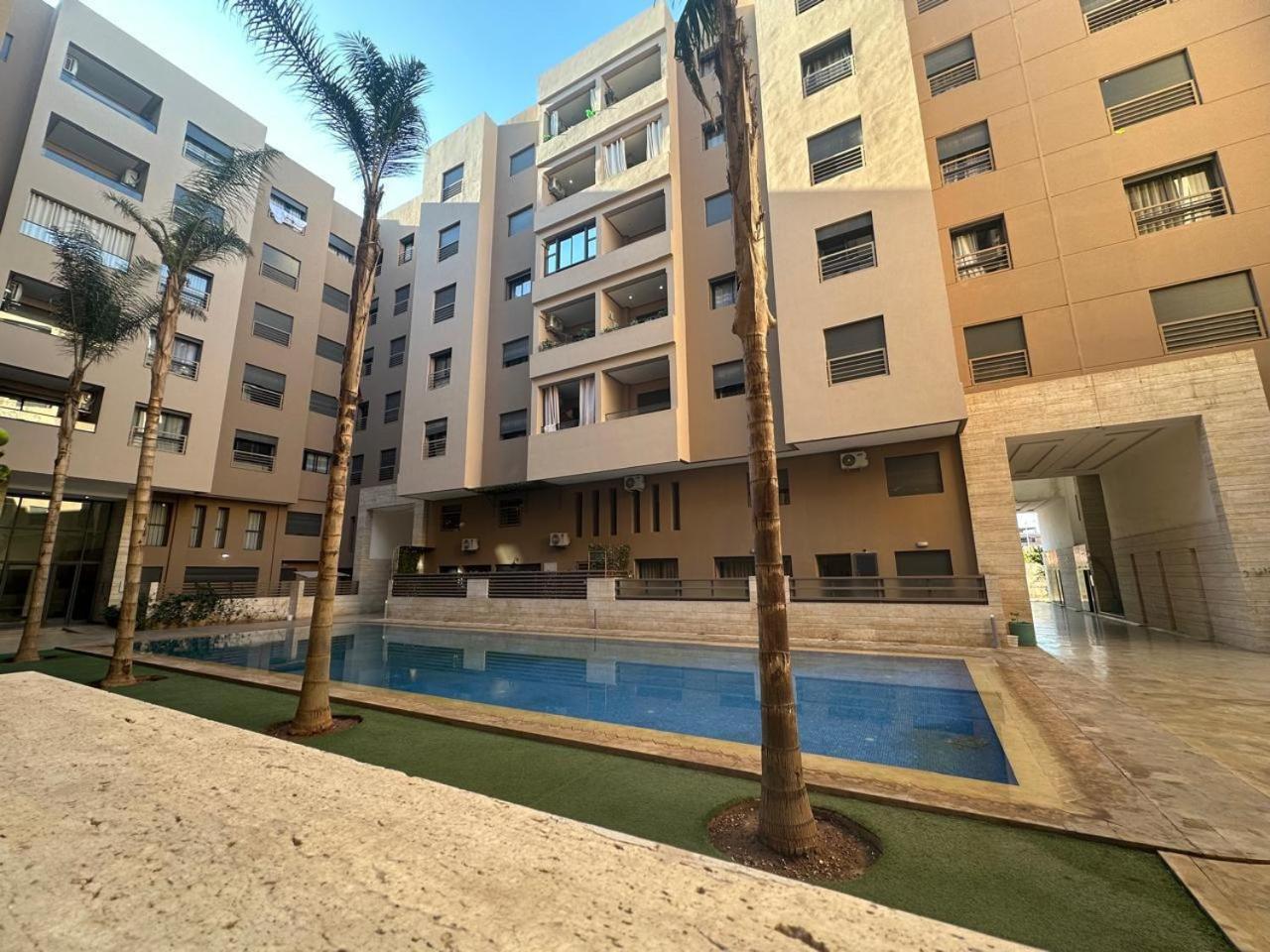 Duplex Jacuzzi Apartment *