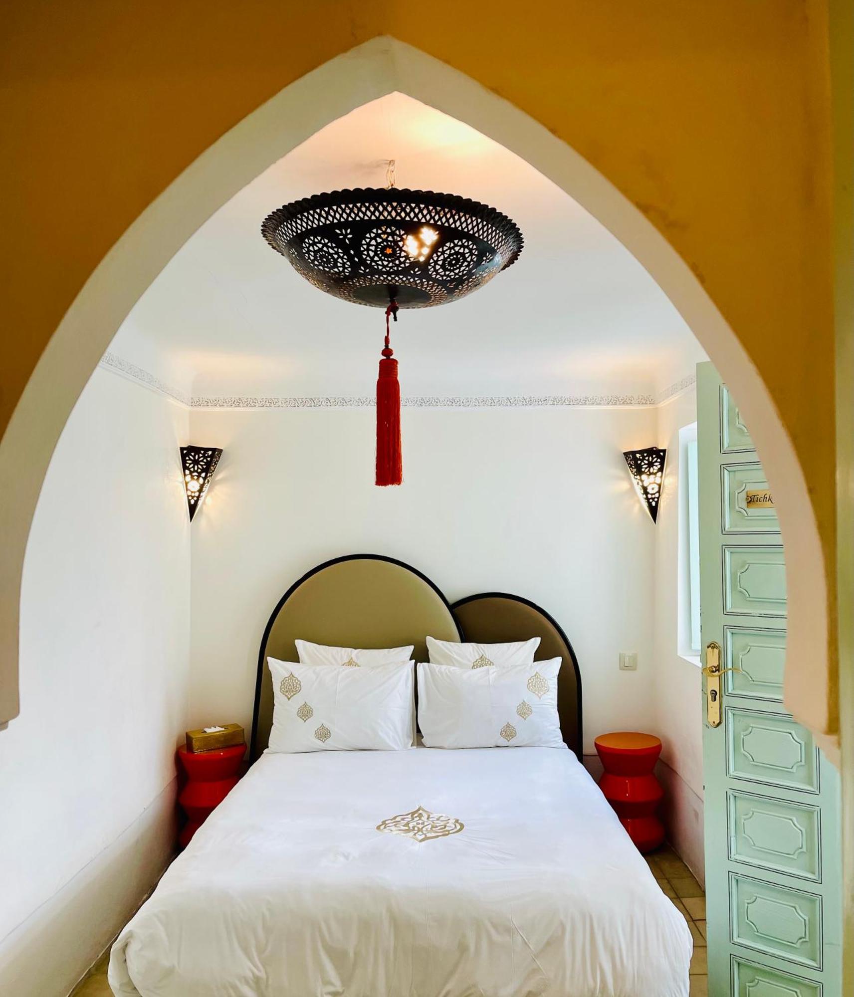 Assouel Et By La Siredrah Riad *