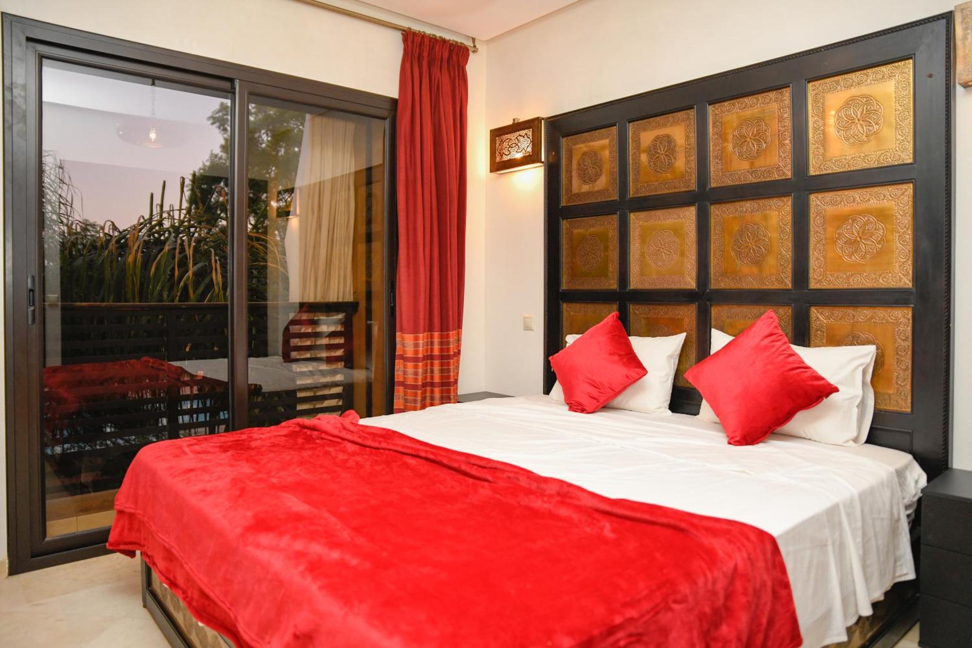 Apartment Chic & Modern In Center - Pool, Iptv & Comfort *