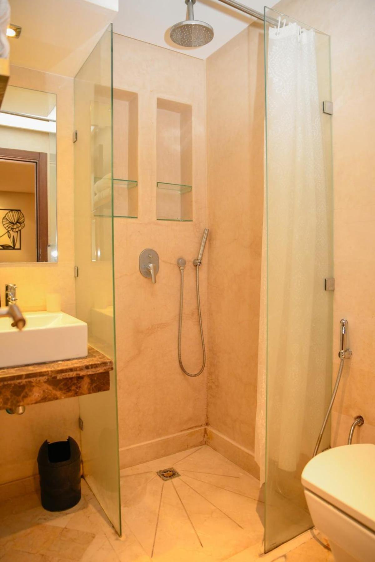 Chic & Modern In Center - Pool, Iptv & Comfort Apartment *