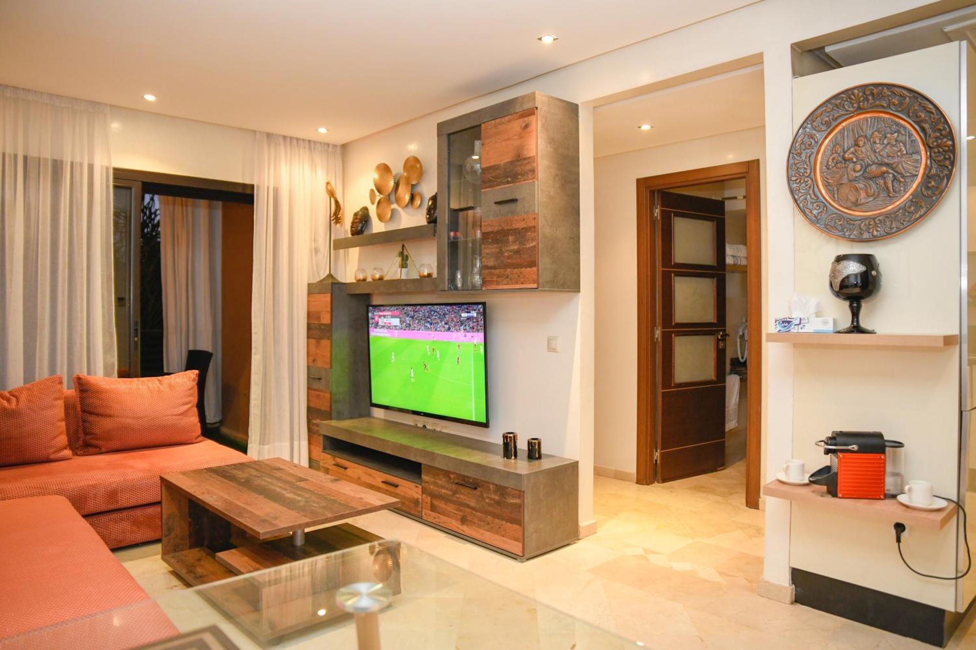 Apartment Chic & Modern In Center - Pool, Iptv & Comfort *