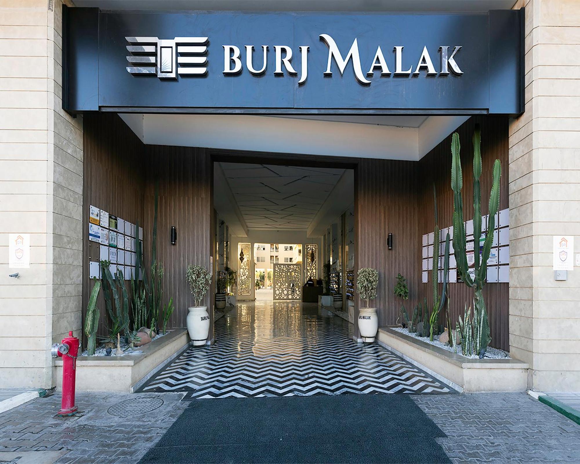 Privee Marrakech -piscine-parking