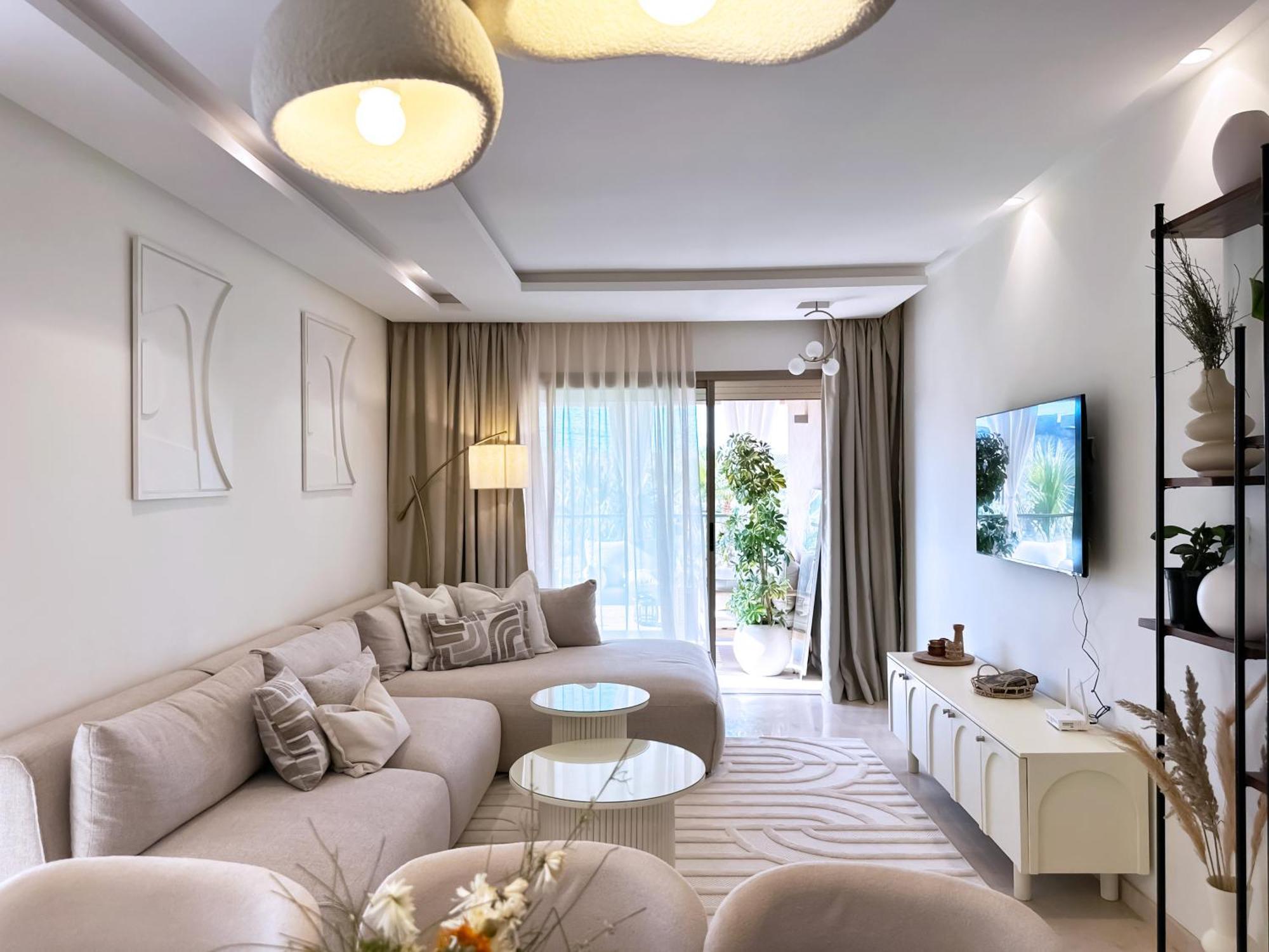 Luxurious, Modern & Cosy In Prestigia, Golf, Pool & View *