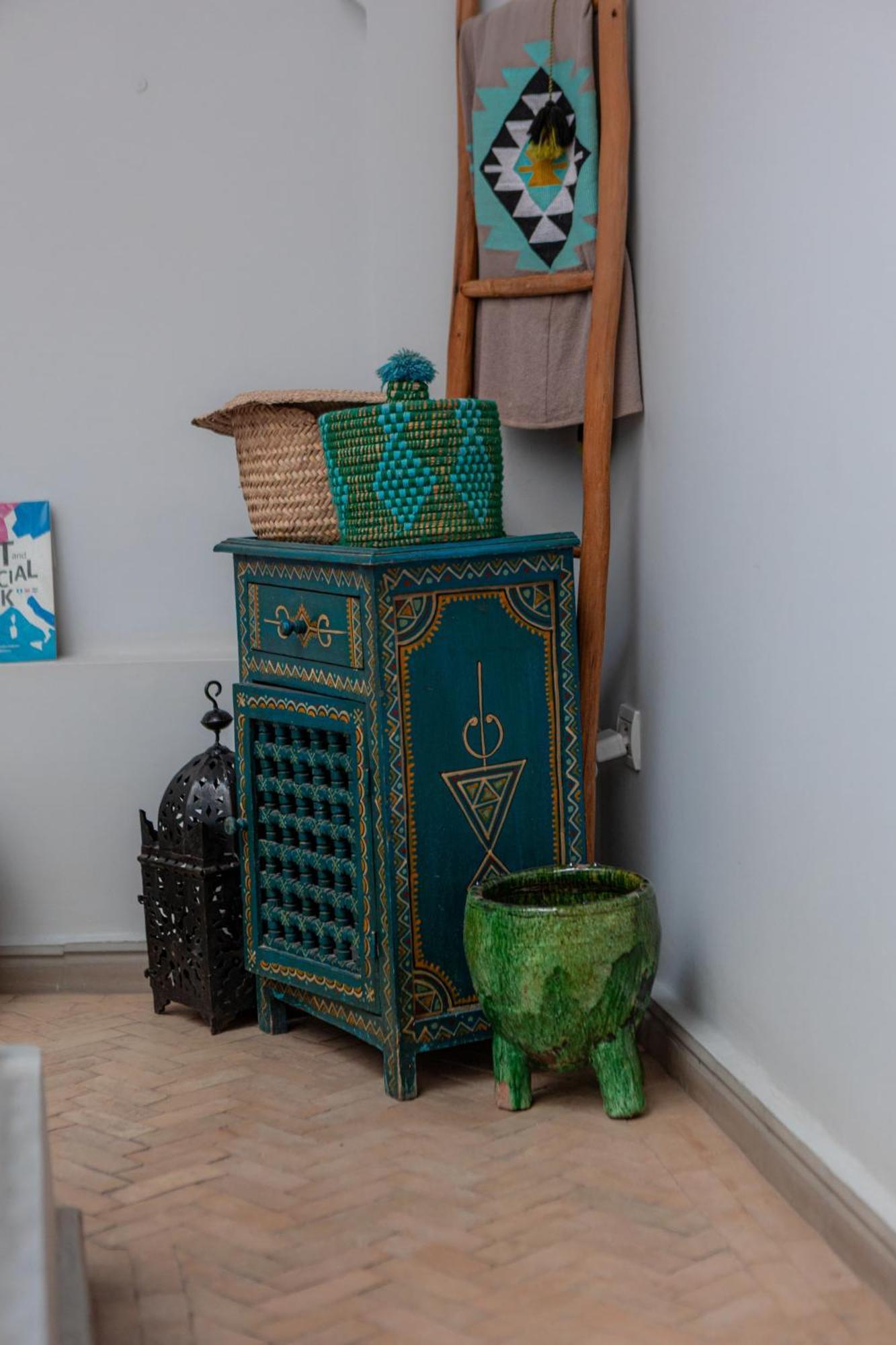 Laly Tourisme Eclaire Le Bijou De La Medina Riad Marrakesh