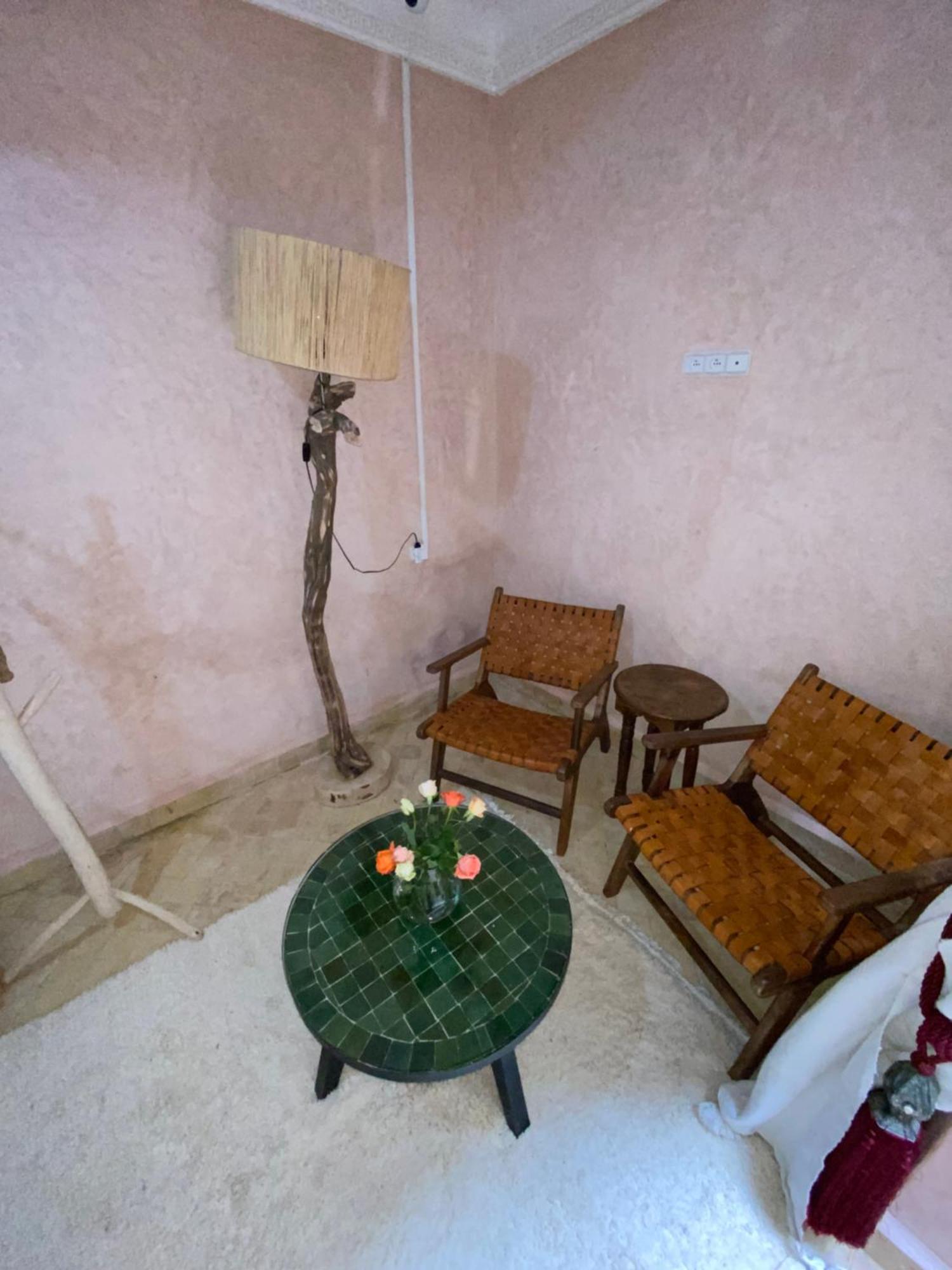 Couette-café Dar Khalti Privatisation *