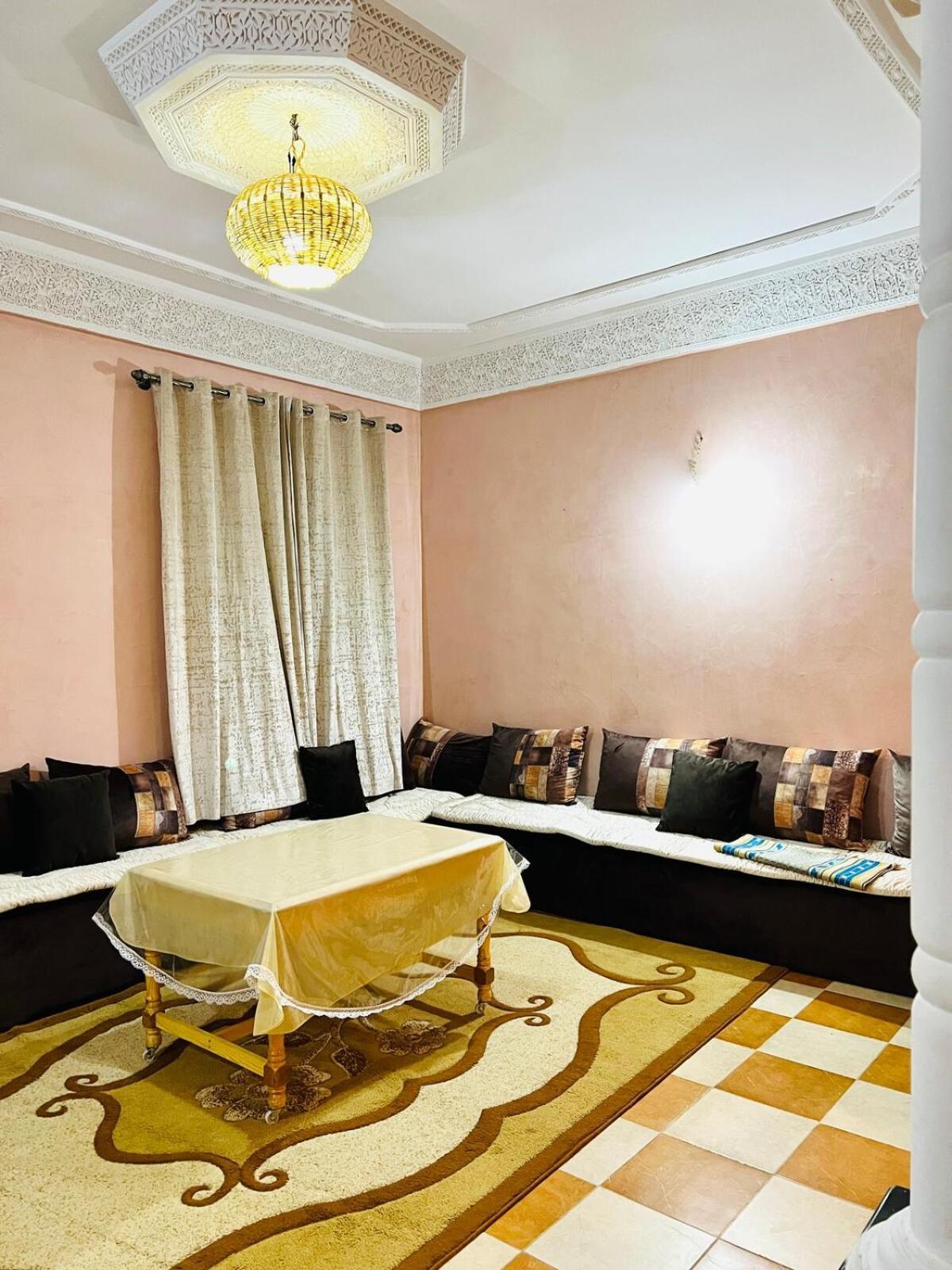 Aeroport, Apartment