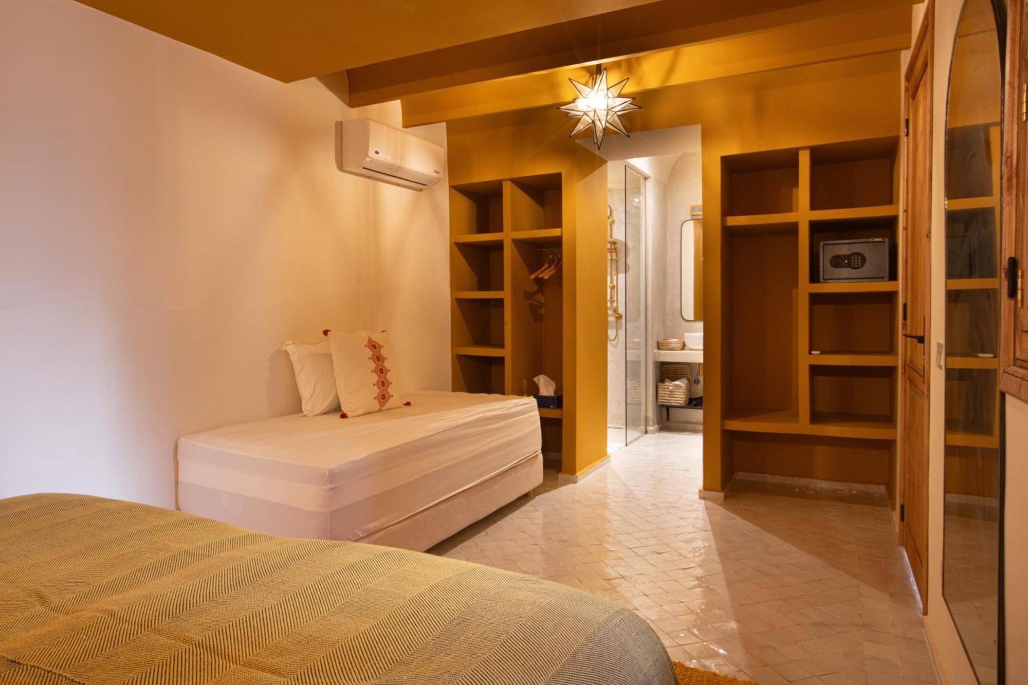 Tassili Boutique Hotel *