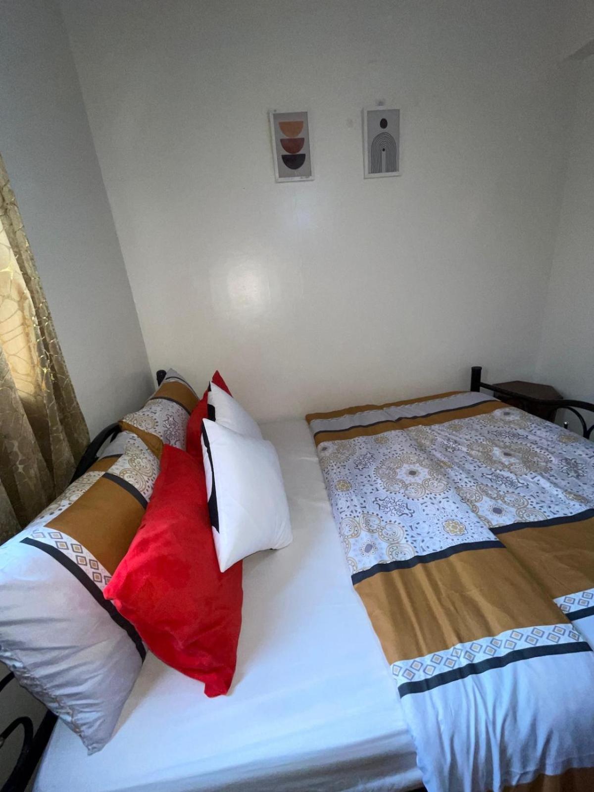 Cozy Airport Only 5 Minutes Walk Apartment *