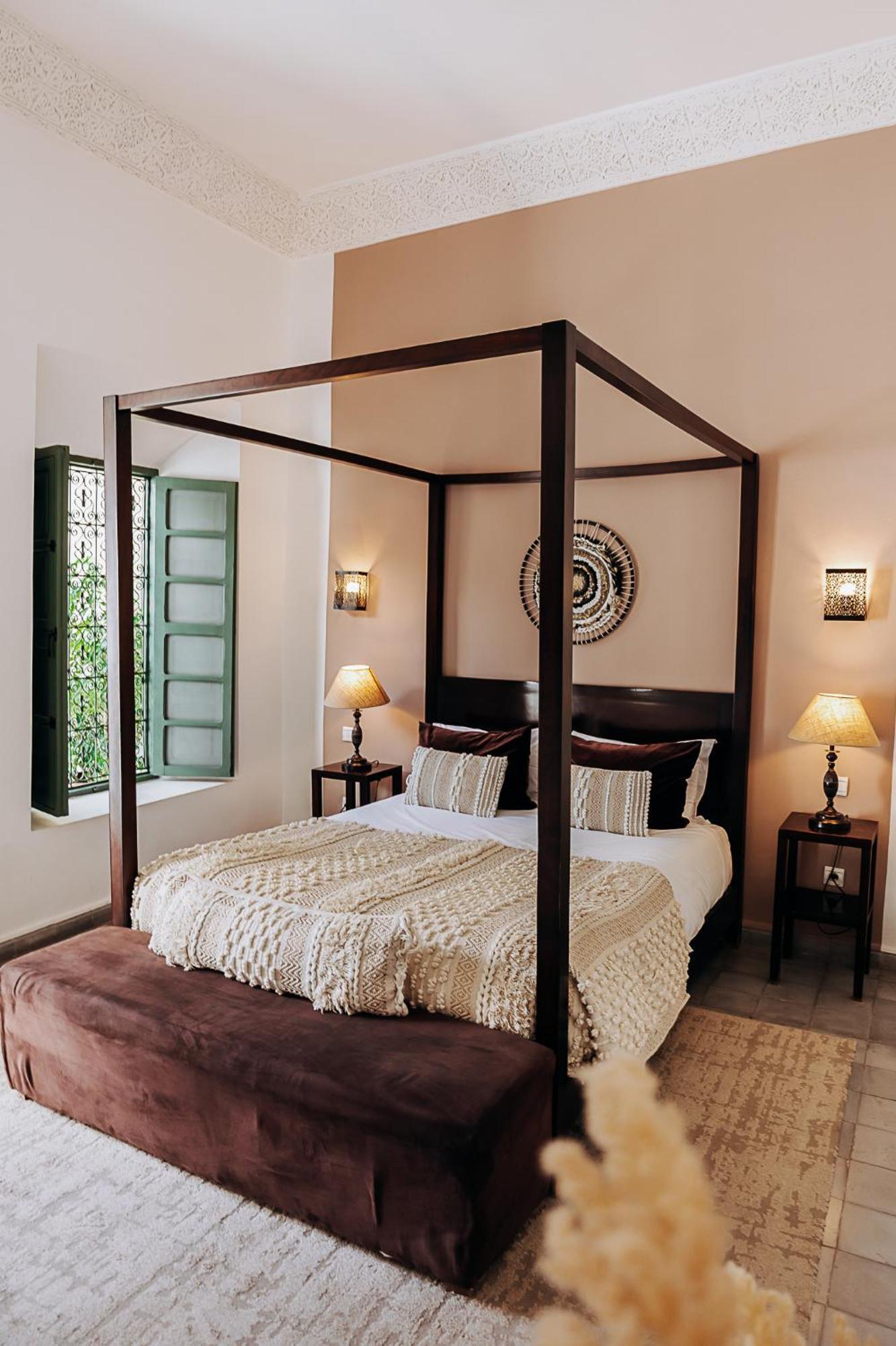 Wenge & Riad