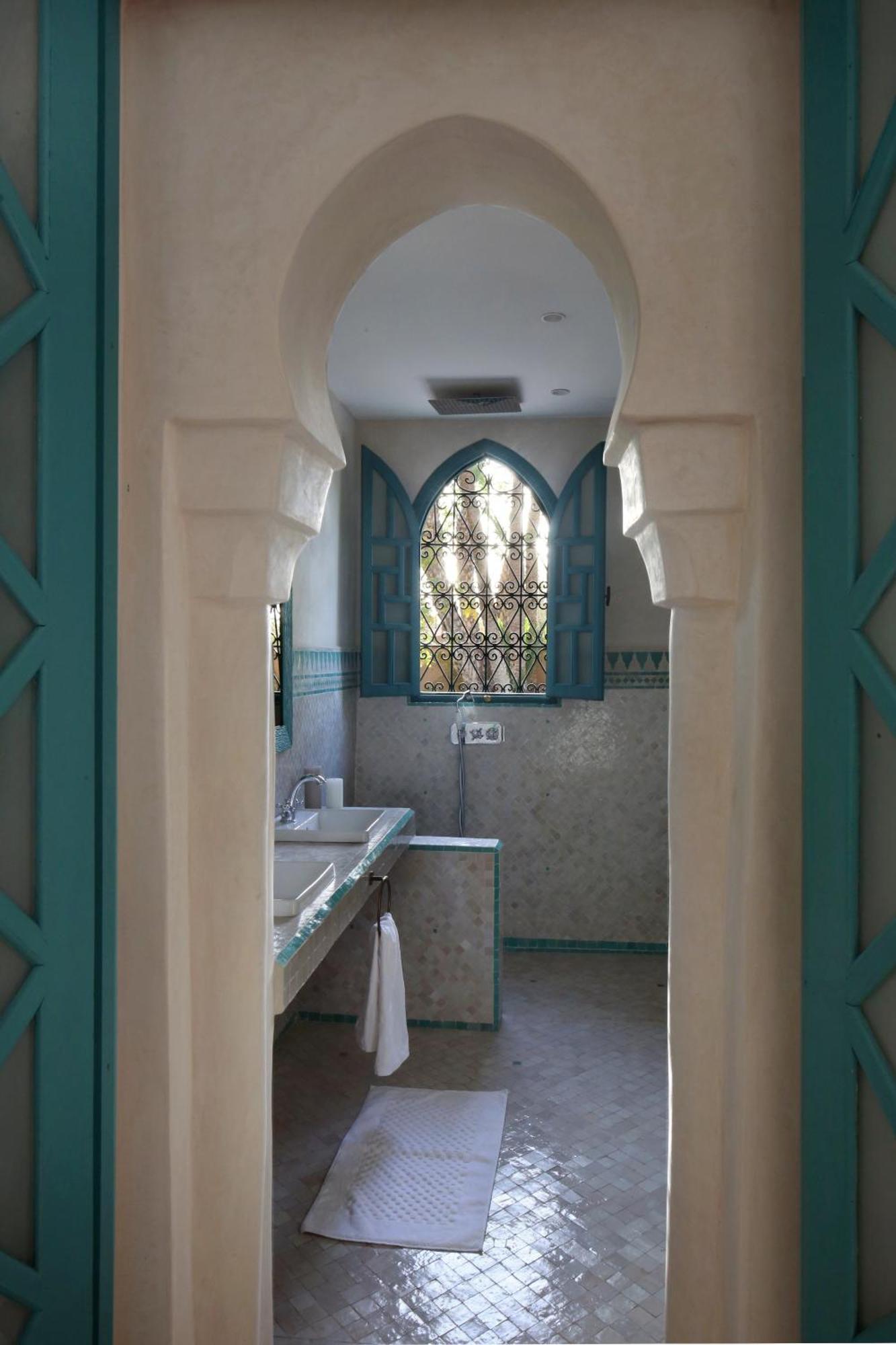 L'elegance Architecturale Au Coeur De La Palmeraie