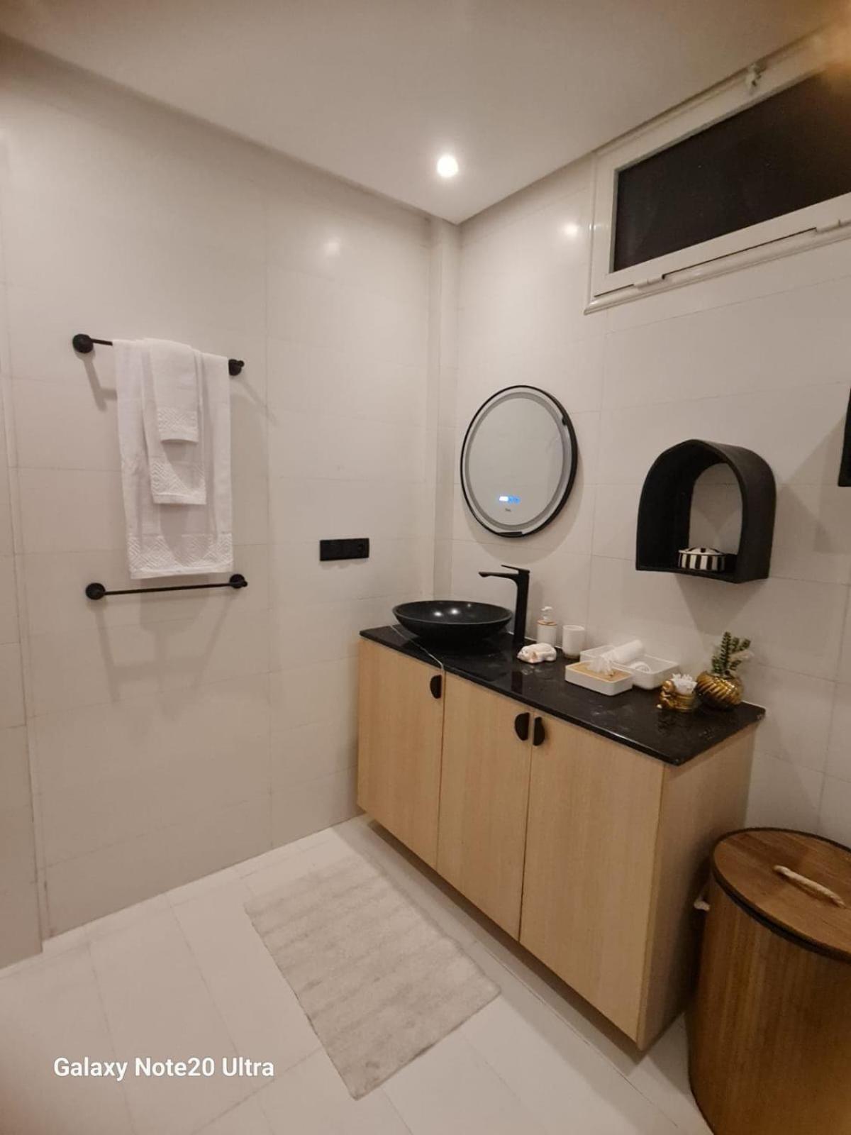 Quiet Apartment *
