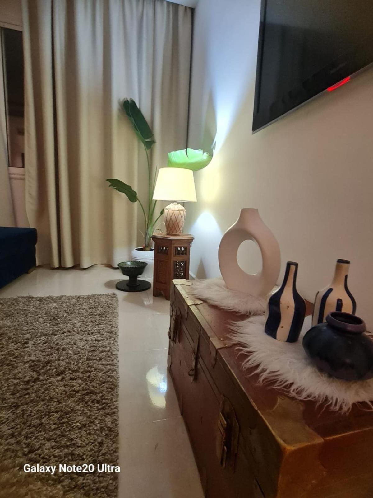 Quiet Apartment *