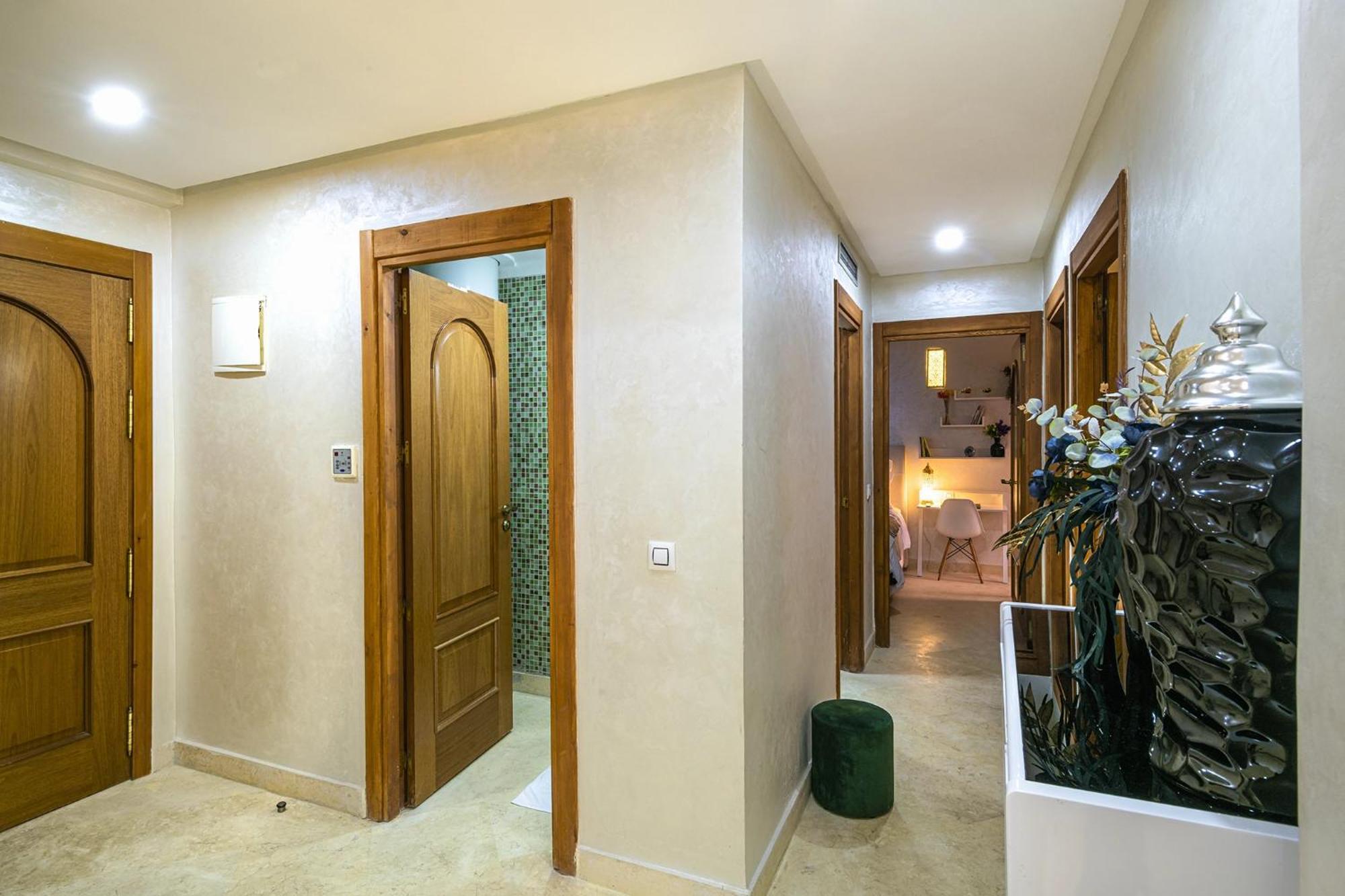 Bien Equipe Au Centre Garage Prive Et Climatiseur Fibre 5g Apartment Marrakesh