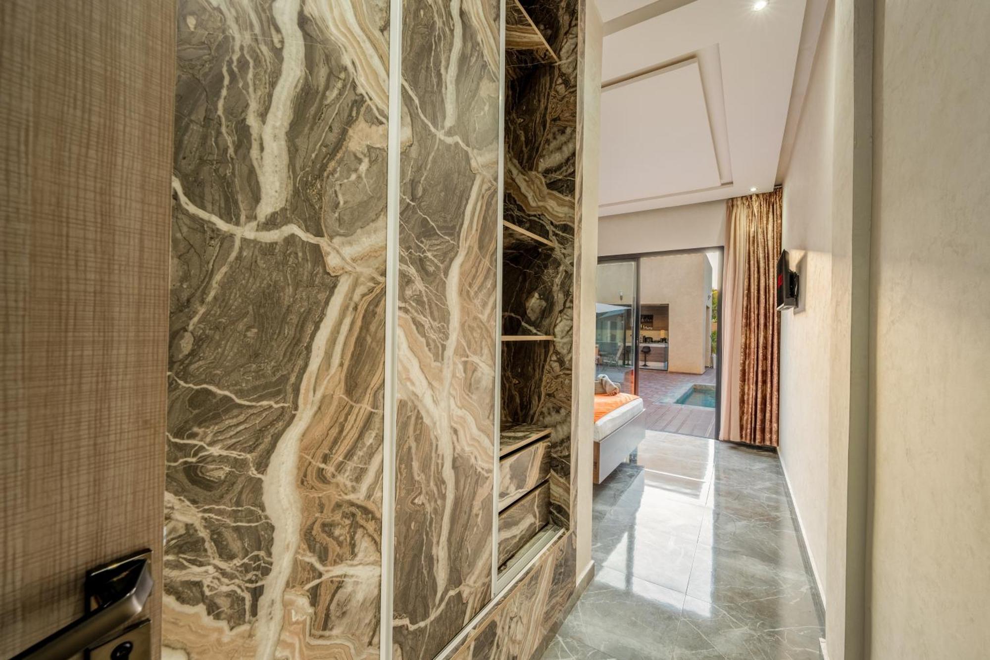 Glamorous Modern Villamarrakesh Pousada *