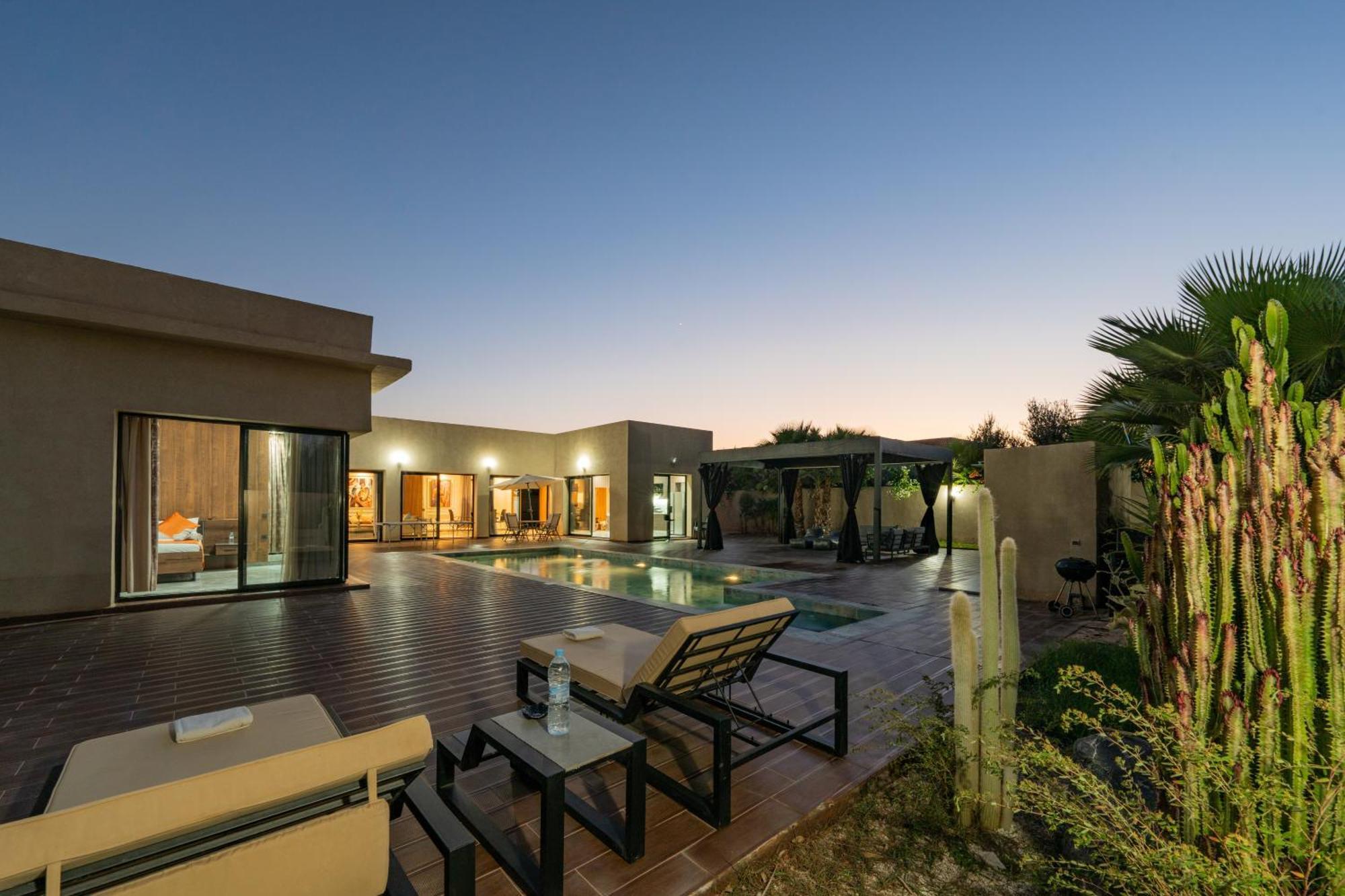 Glamorous Modern Villamarrakesh *