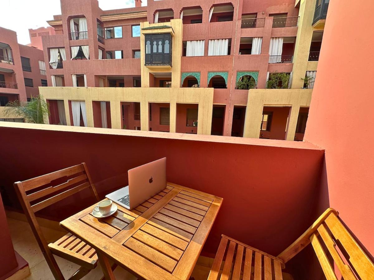 Exclusive Luxury With Pool, Jacuzzi And Service Apartment *